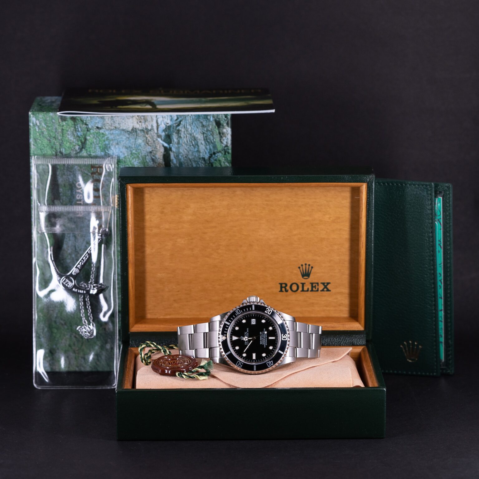Rolex_Sea-Dweller_16600_1997.jpg