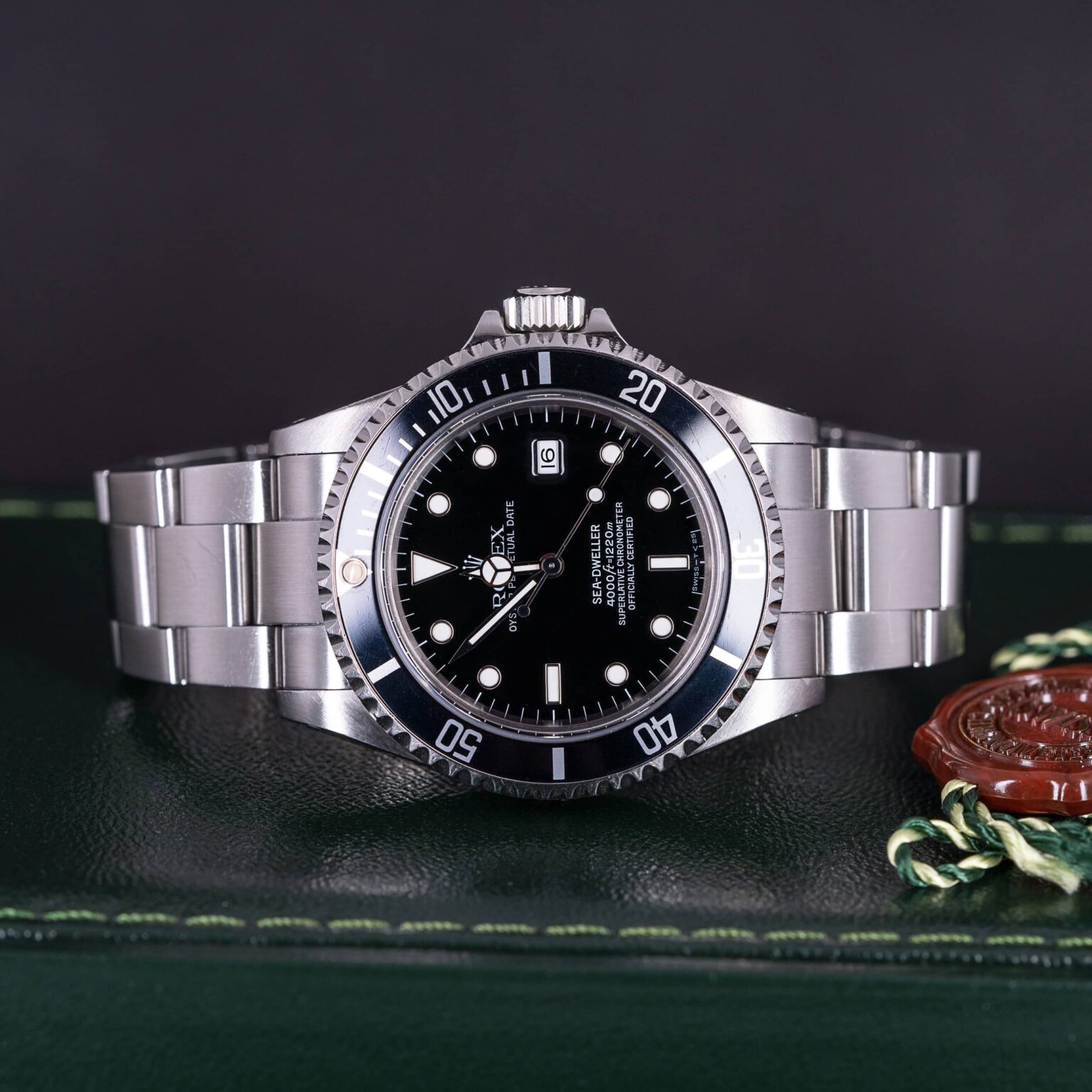 Rolex_Sea-Dweller_16600_1997-3.jpg