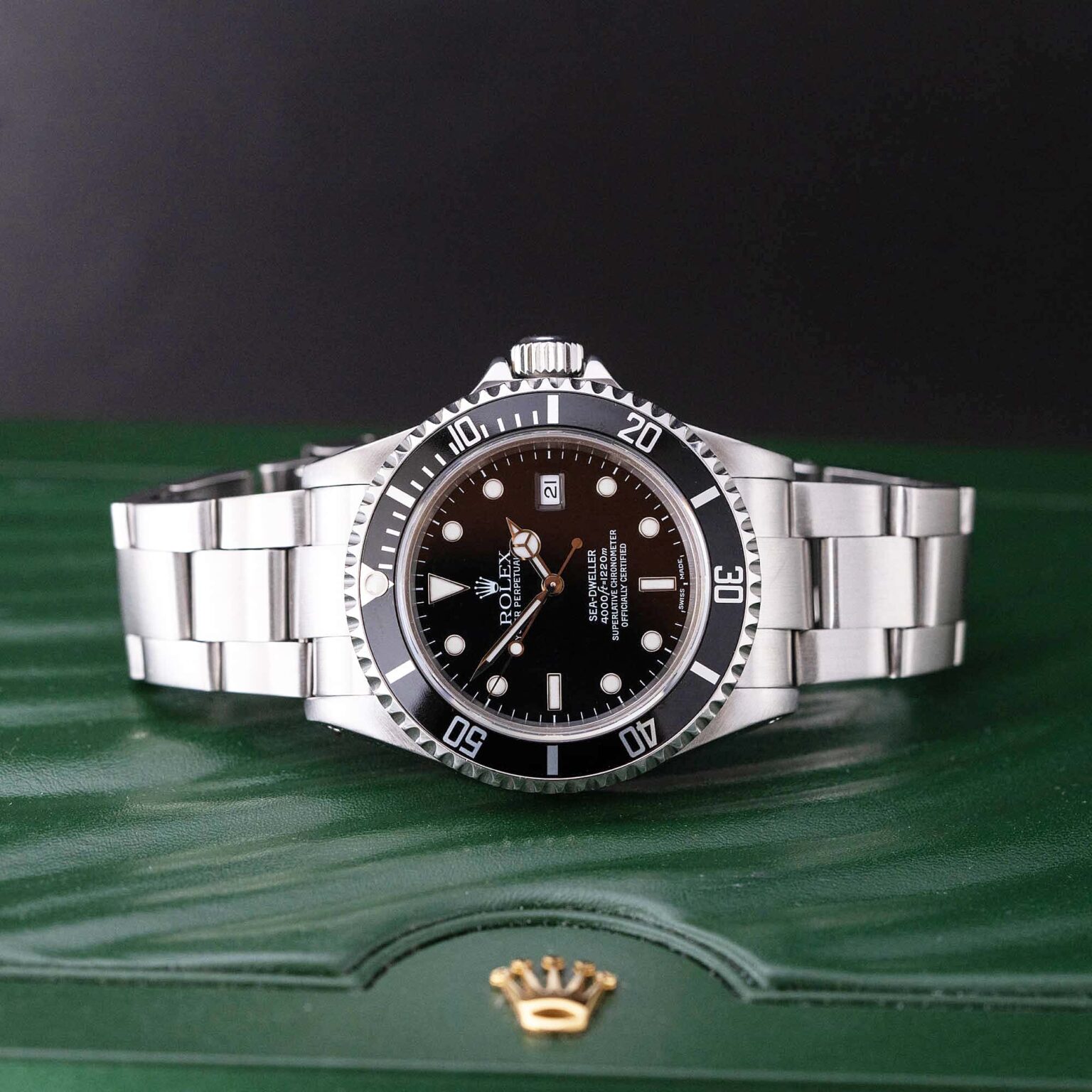 Rolex_Sea-Dweller_16600_1999-3.jpg