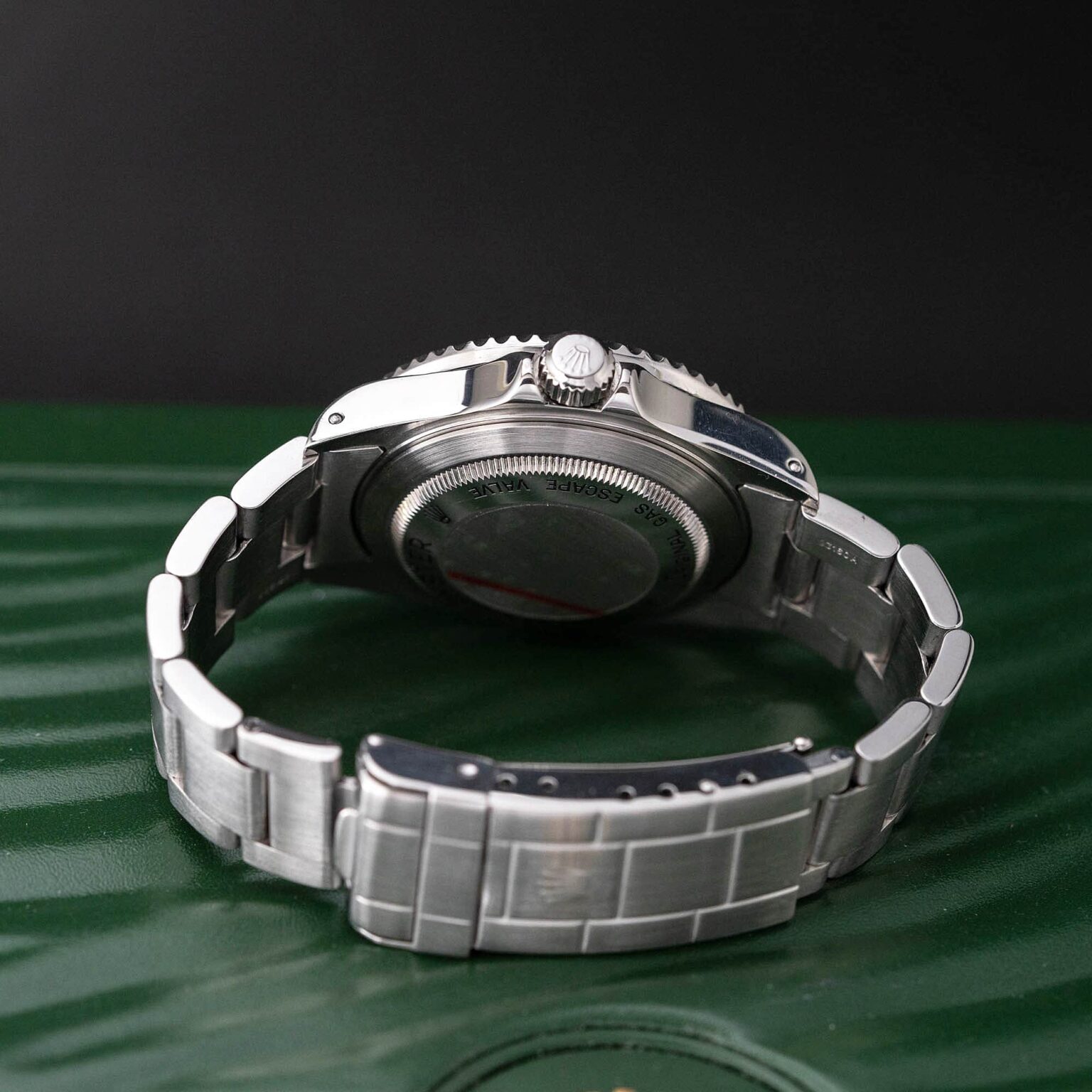 Rolex_Sea-Dweller_16600_1999-5.jpg