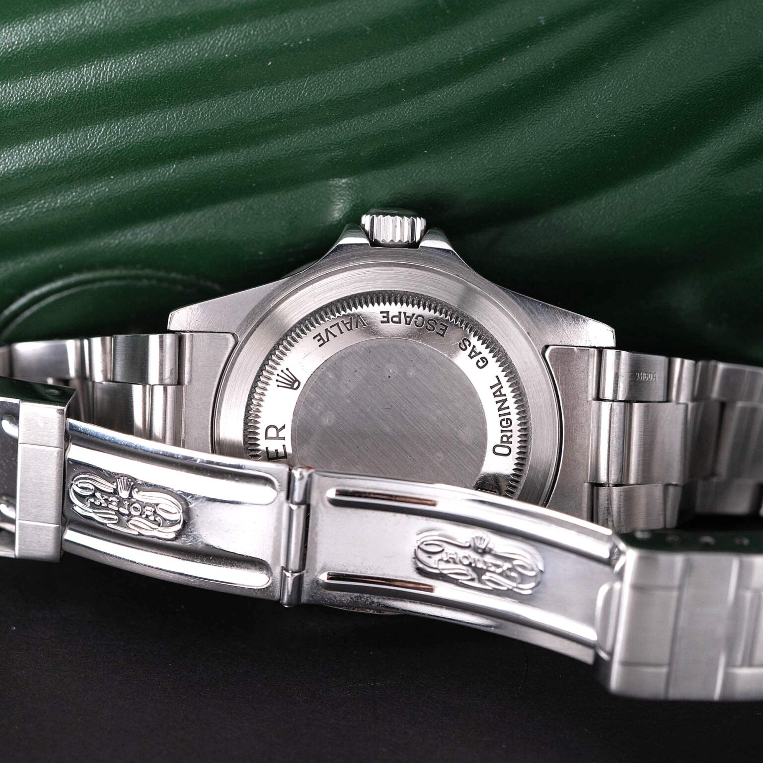 Rolex_Sea-Dweller_16600_1999-8.jpg