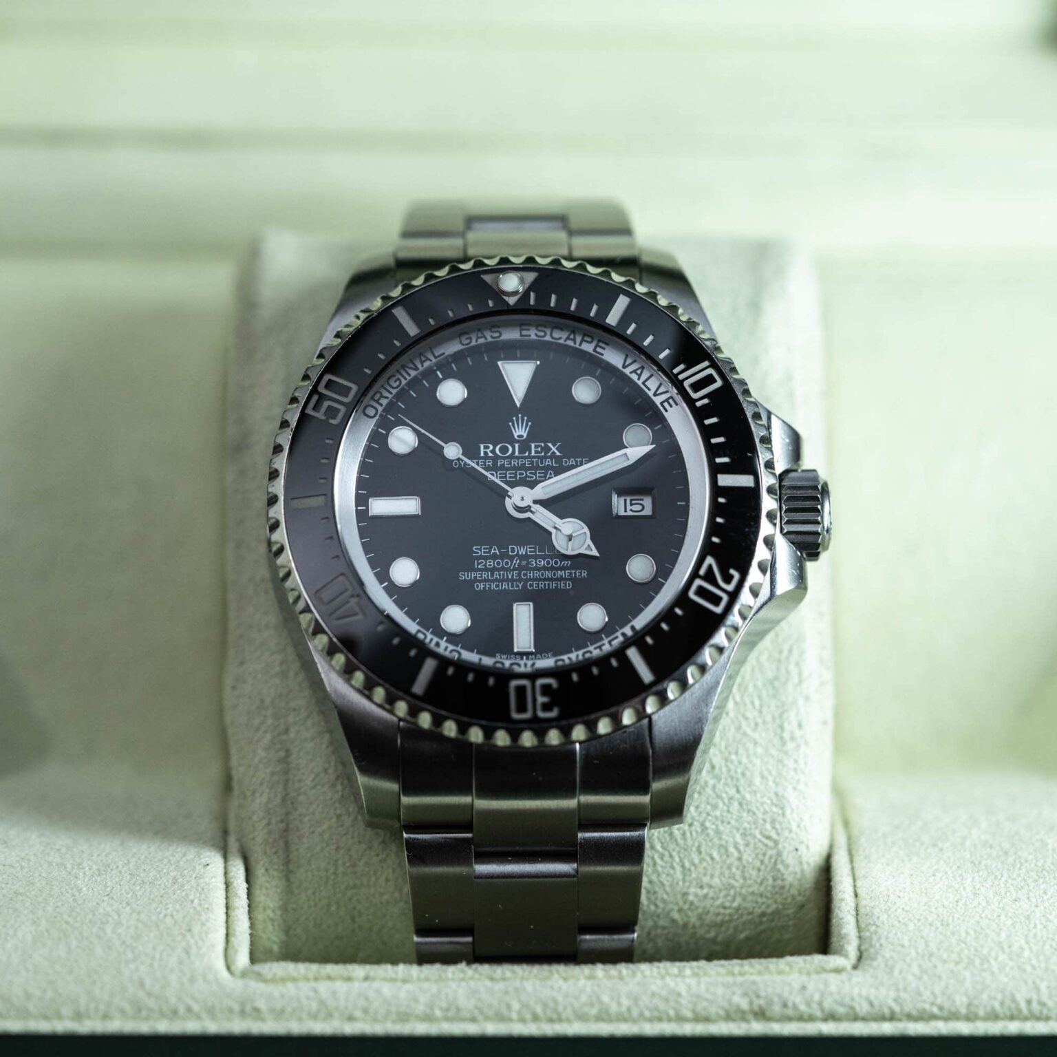 Rolex_Sea-Dweller_Deep-Sea_2011-2.jpg