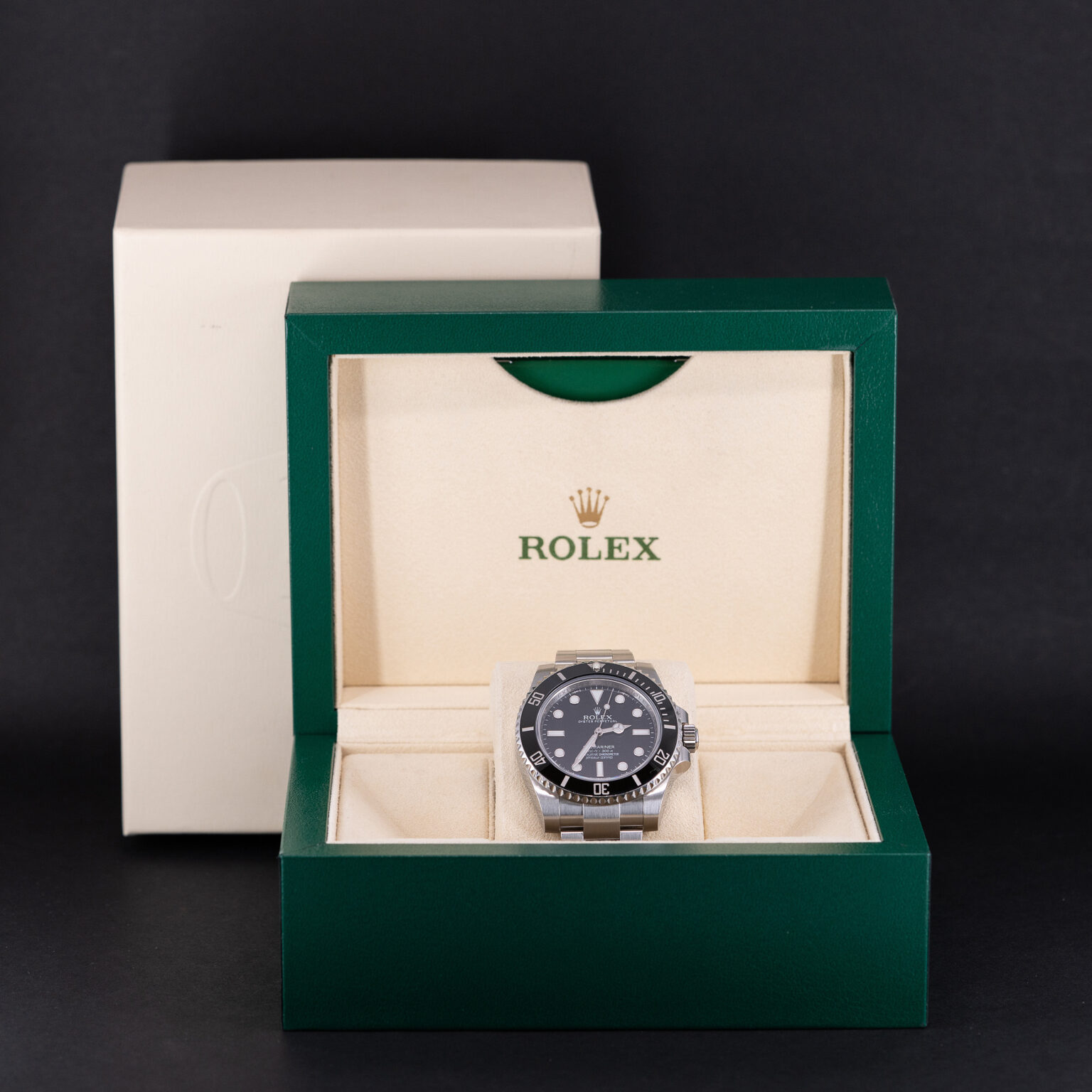Rolex_Submariner_114060_2014.jpg