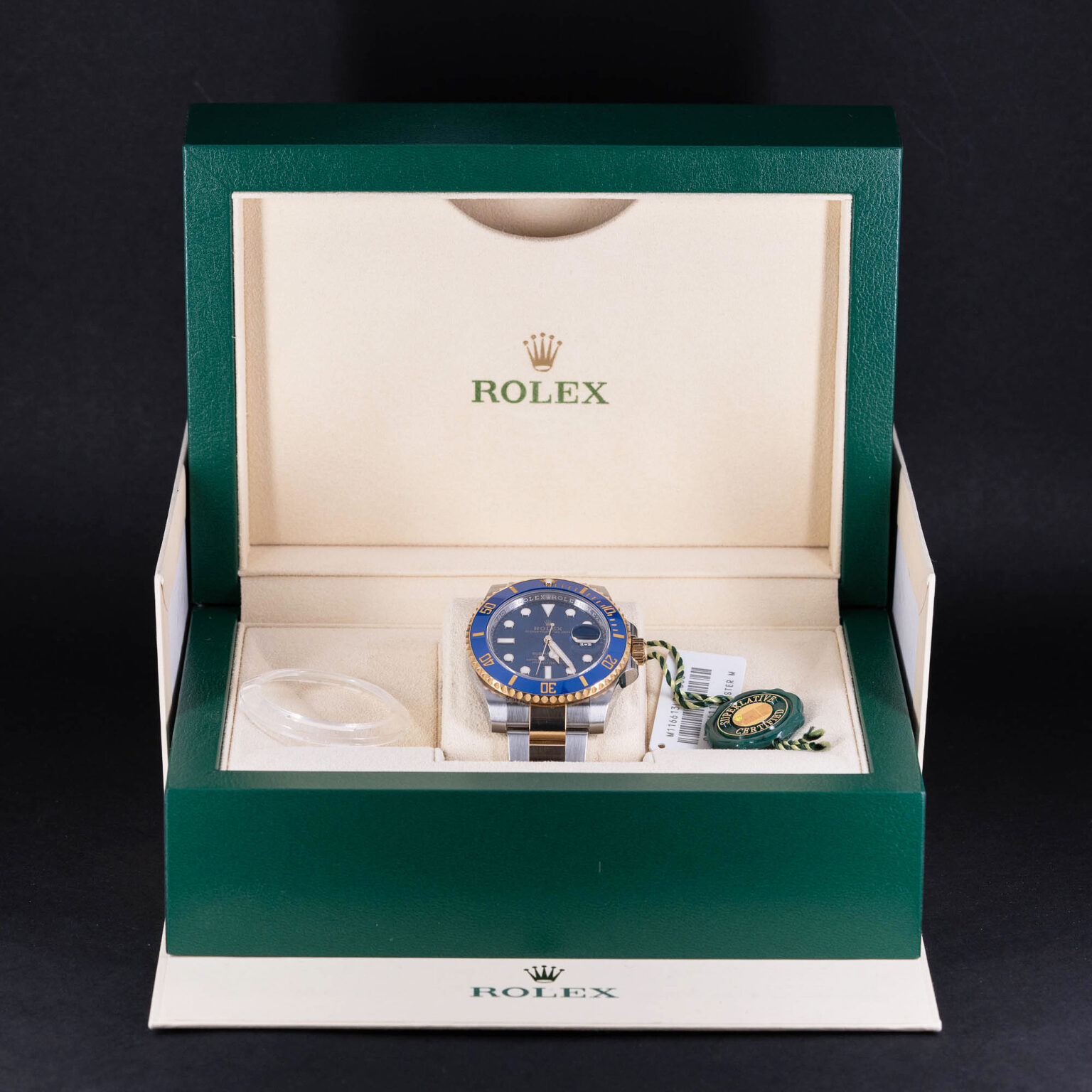 Rolex_Submariner_116613LB_2016.jpg