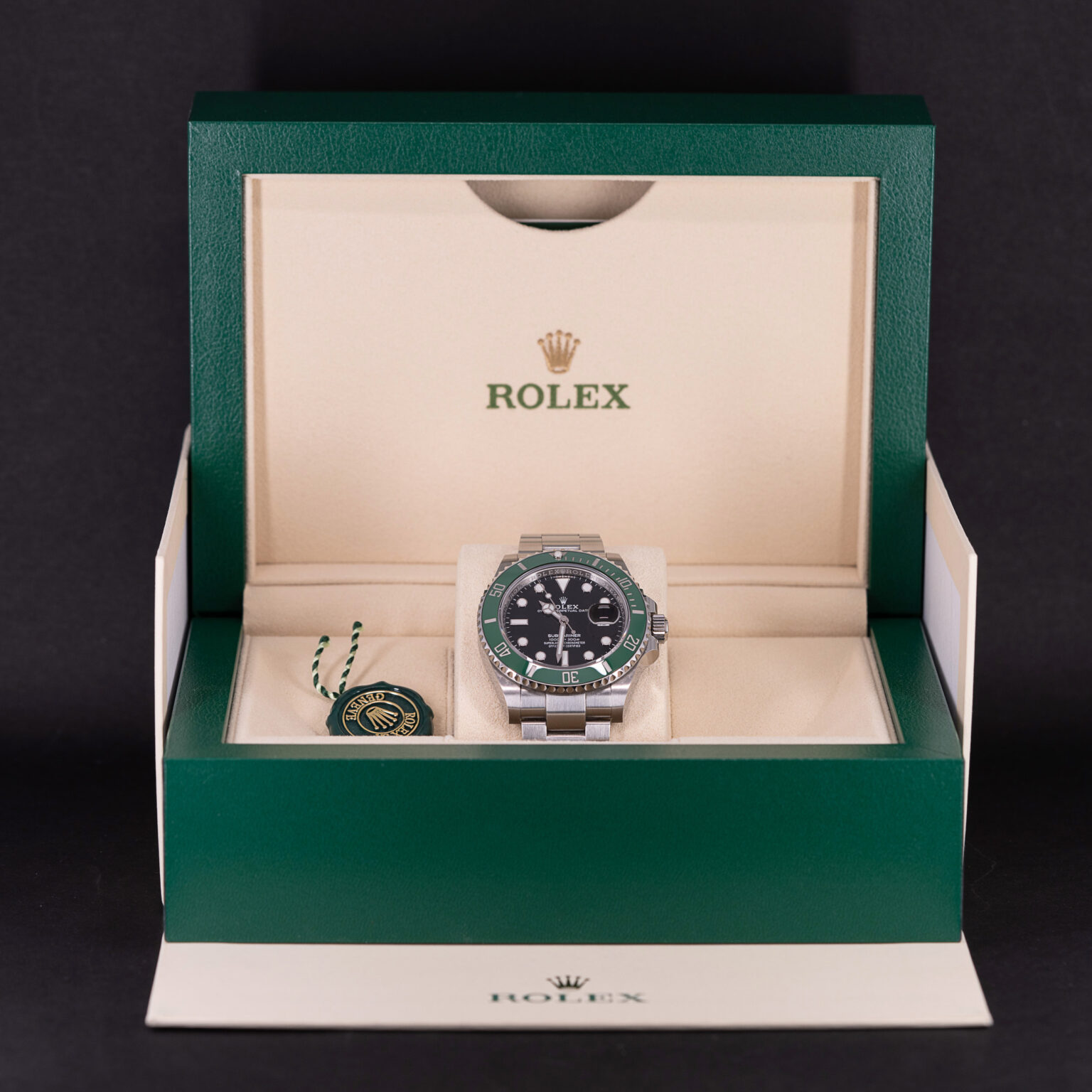 Rolex_Submariner_126610LV_2021.jpg