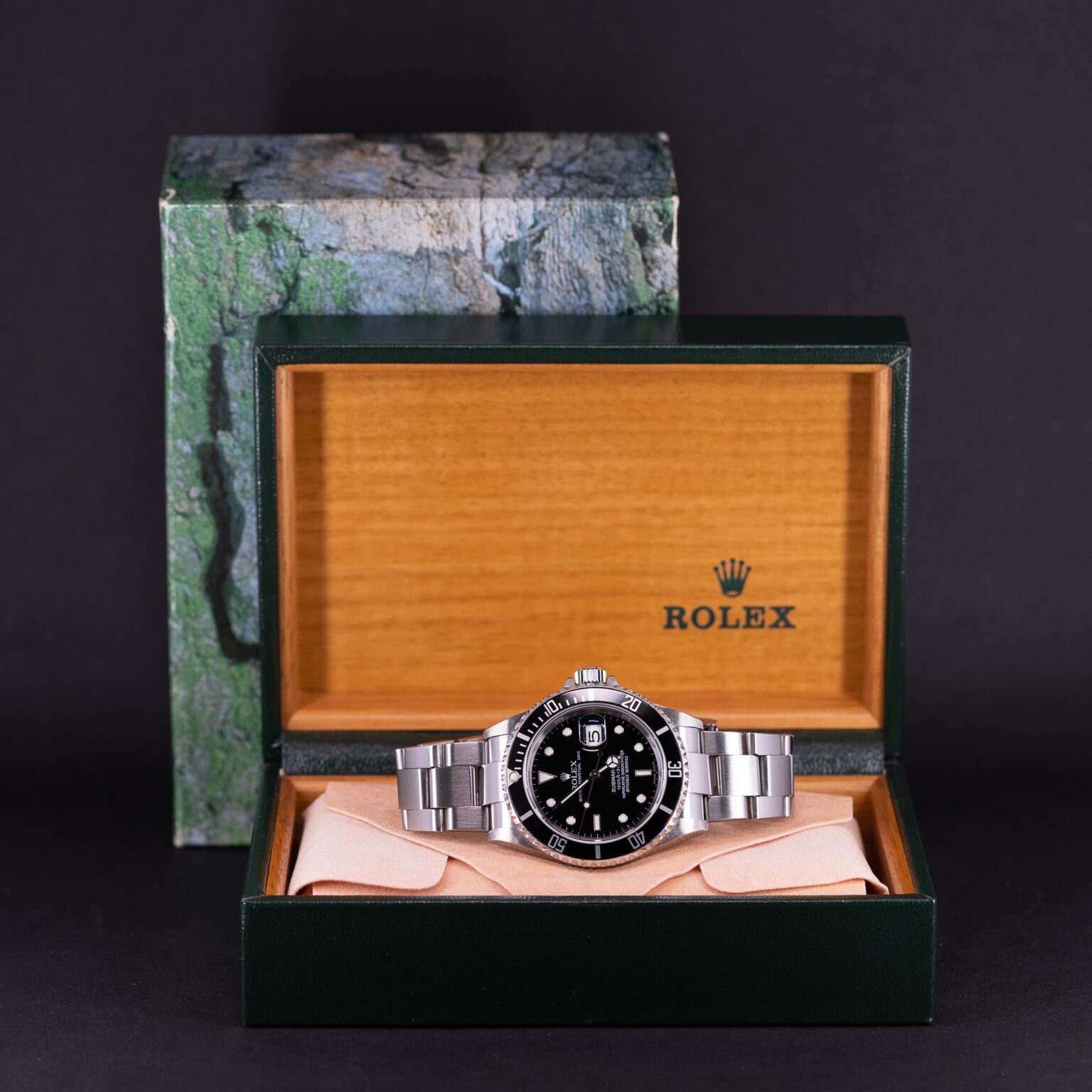 Rolex_Submariner_16610T_2004.jpg