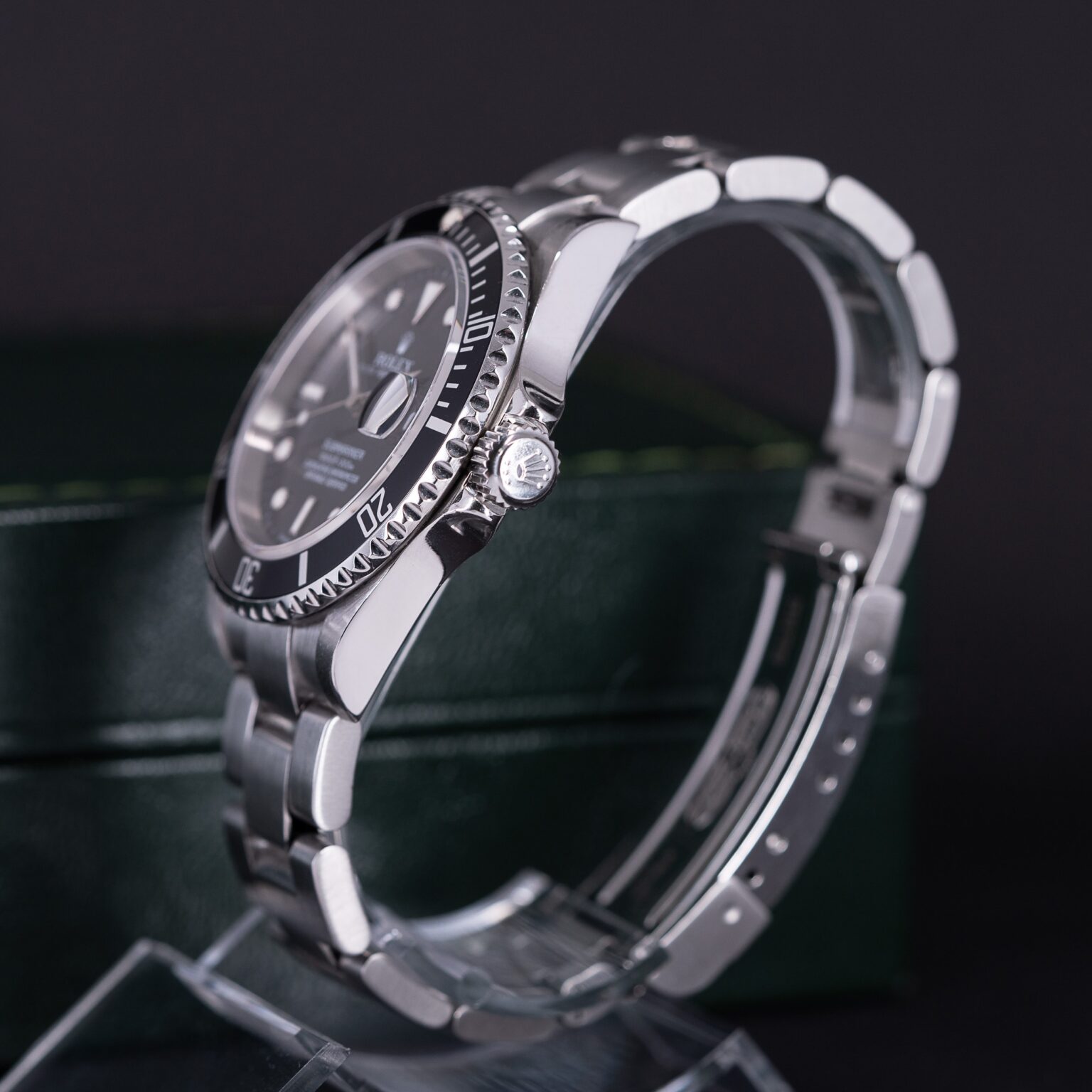 Rolex_Submariner_16610T_2004-7.jpg
