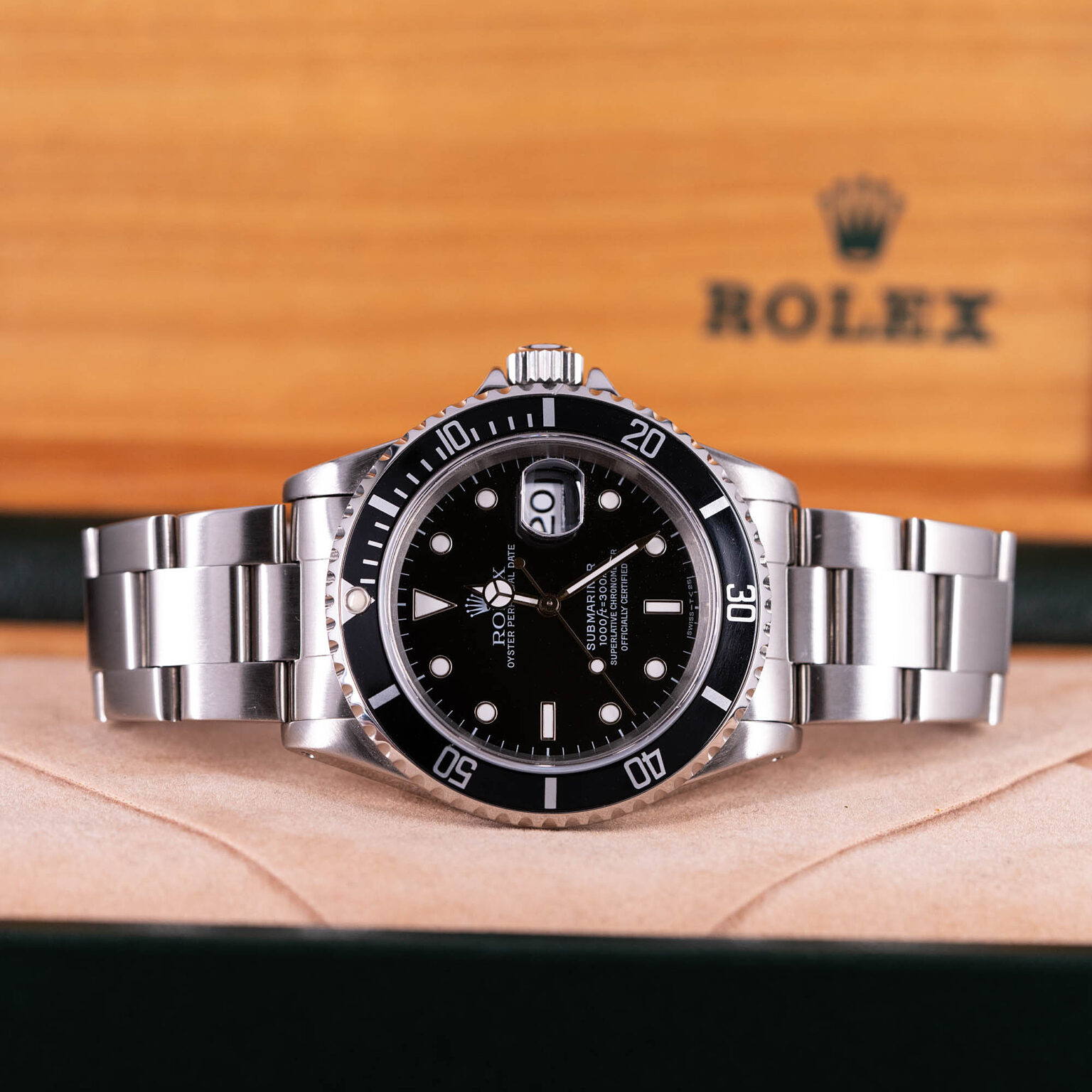 Rolex_Submariner_16610_1996-2.jpg