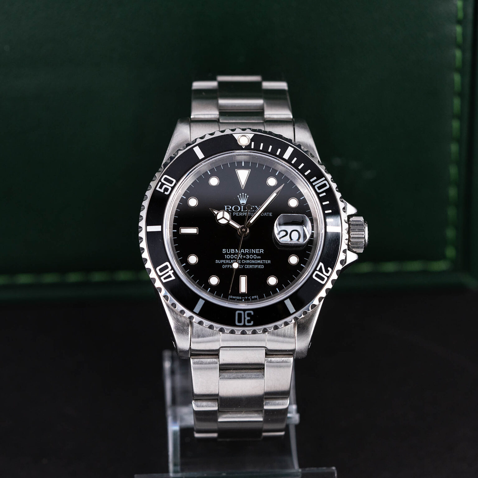 Rolex_Submariner_16610_1996-3.jpg