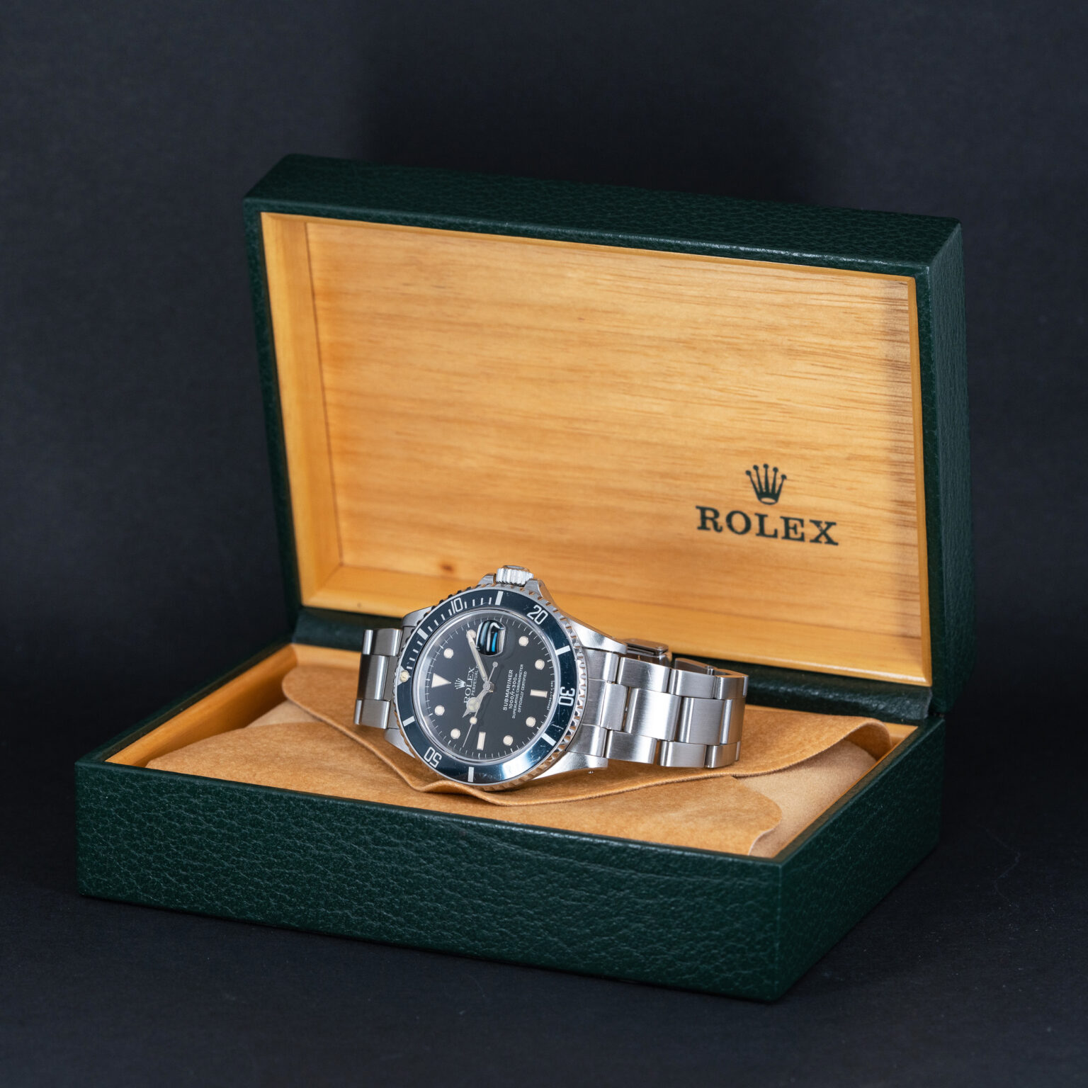 Rolex_Submariner_168000_1986-2.jpg