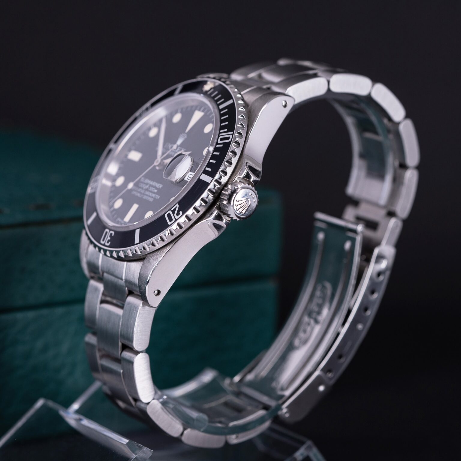Rolex_Submariner_16800_1982-5-2.jpg