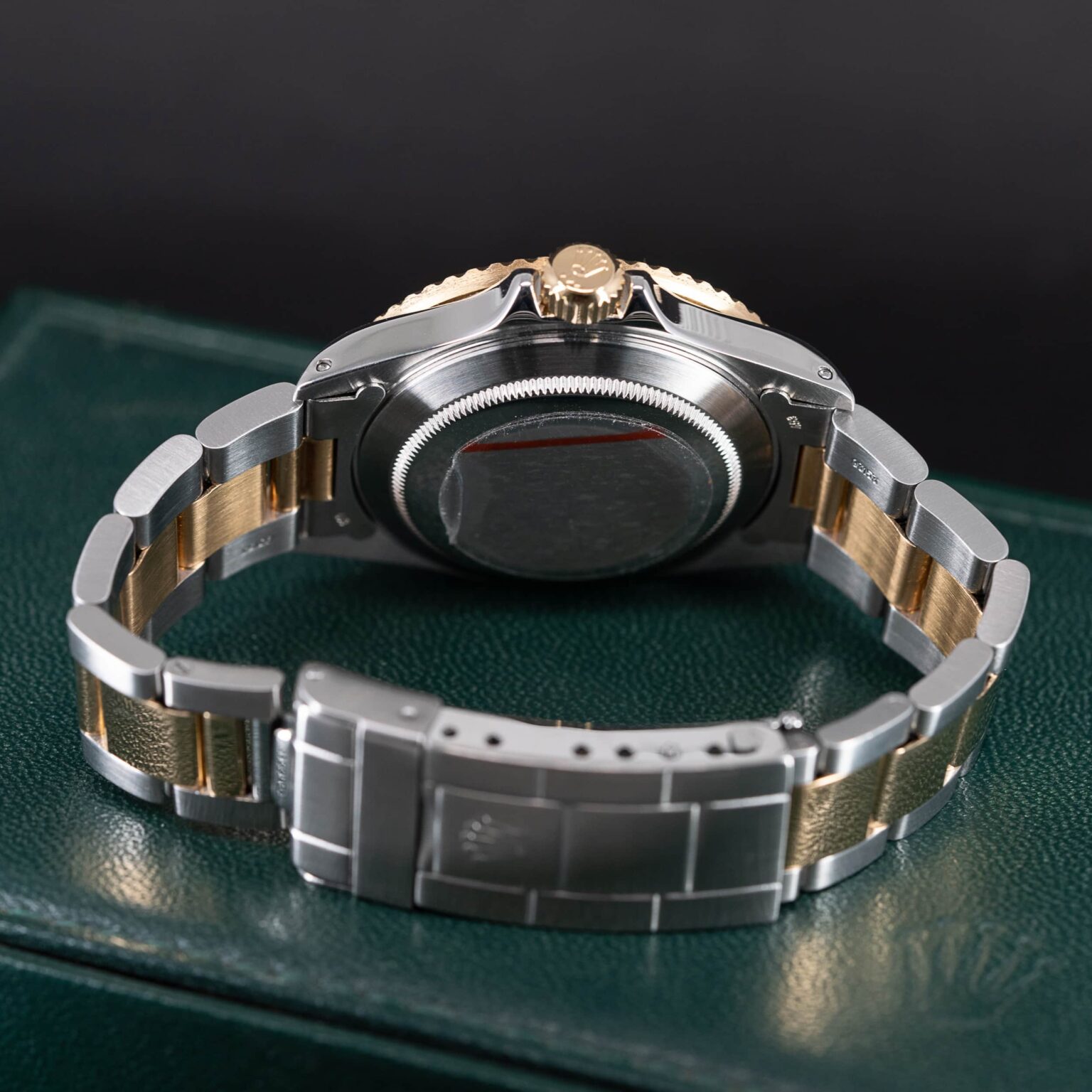 Rolex_Submariner_16803_1987-2.jpg