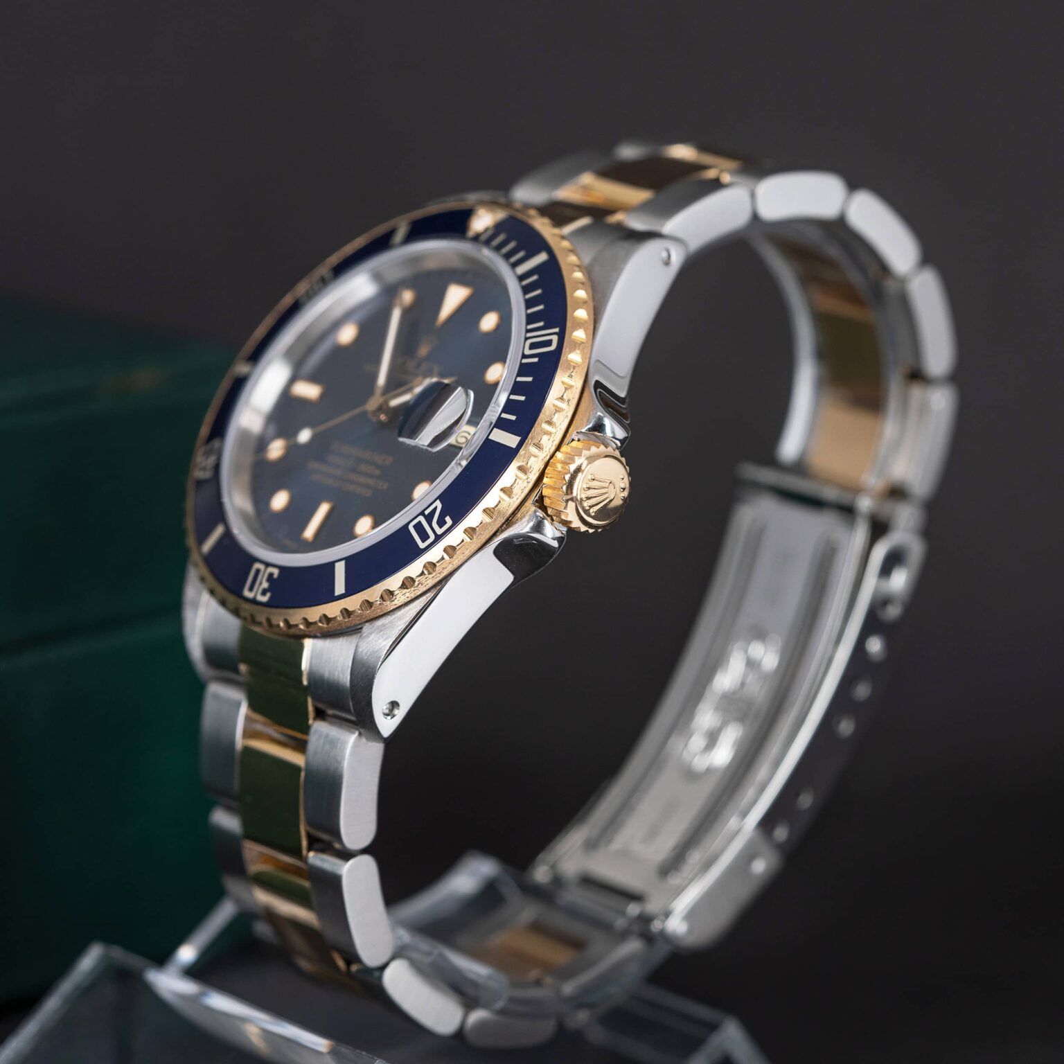 Rolex_Submariner_16803_1987-4.jpg