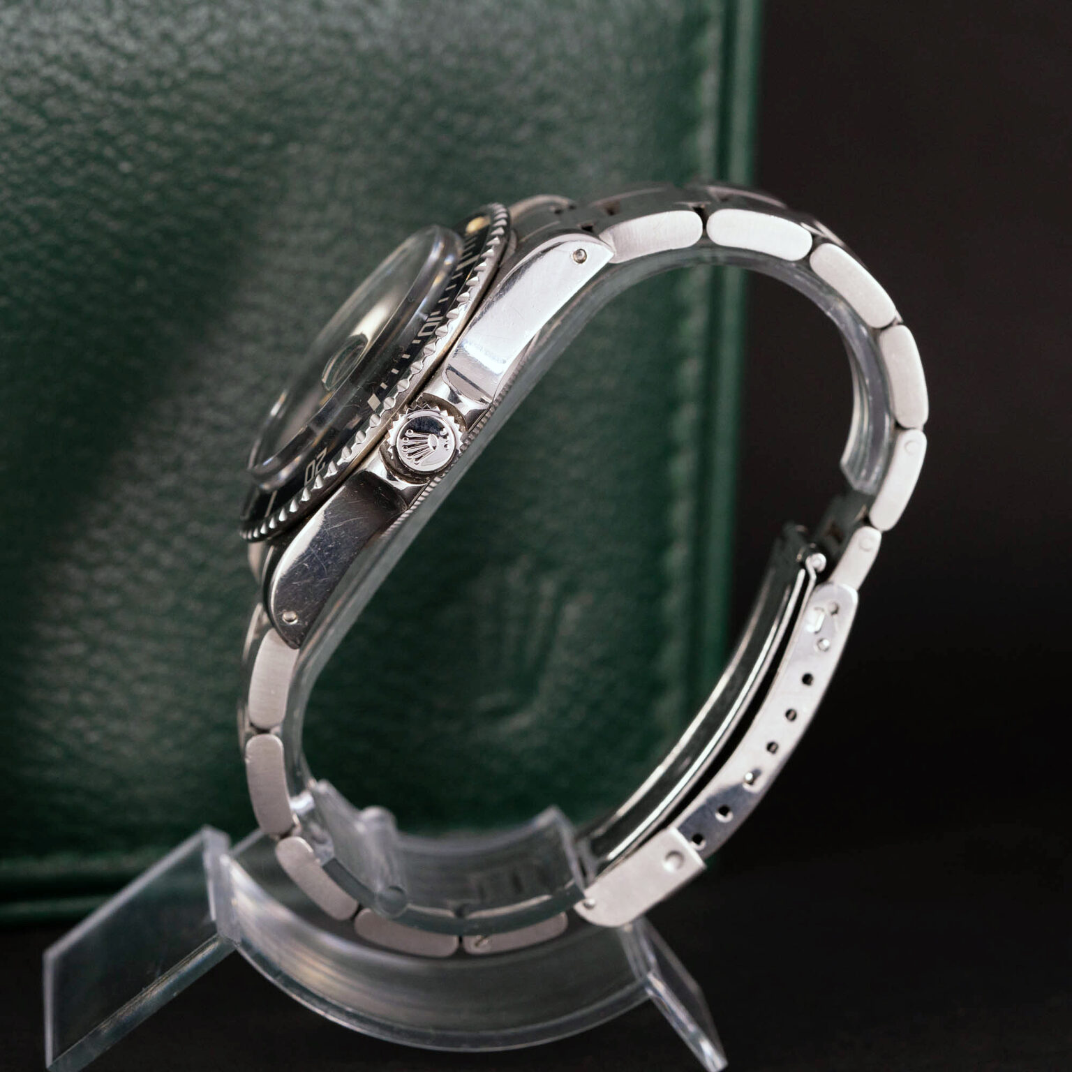 Rolex_Submariner_1680_1977-4-2.jpg
