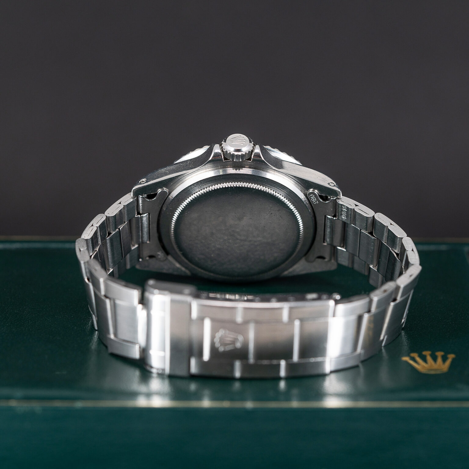 Rolex_Submariner_1680_Red_1973-3.jpg