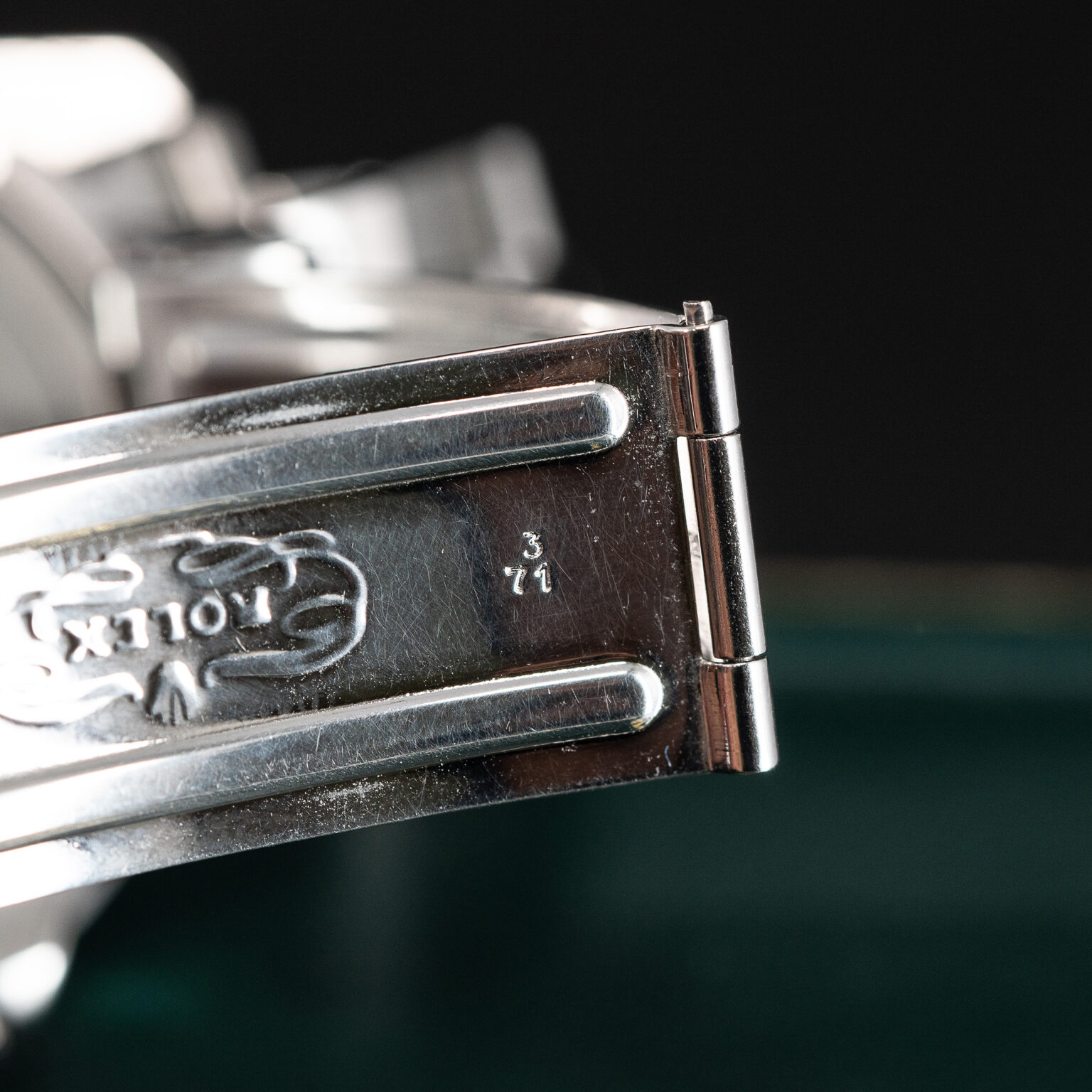 Rolex_Submariner_1680_Red_1973-6.jpg