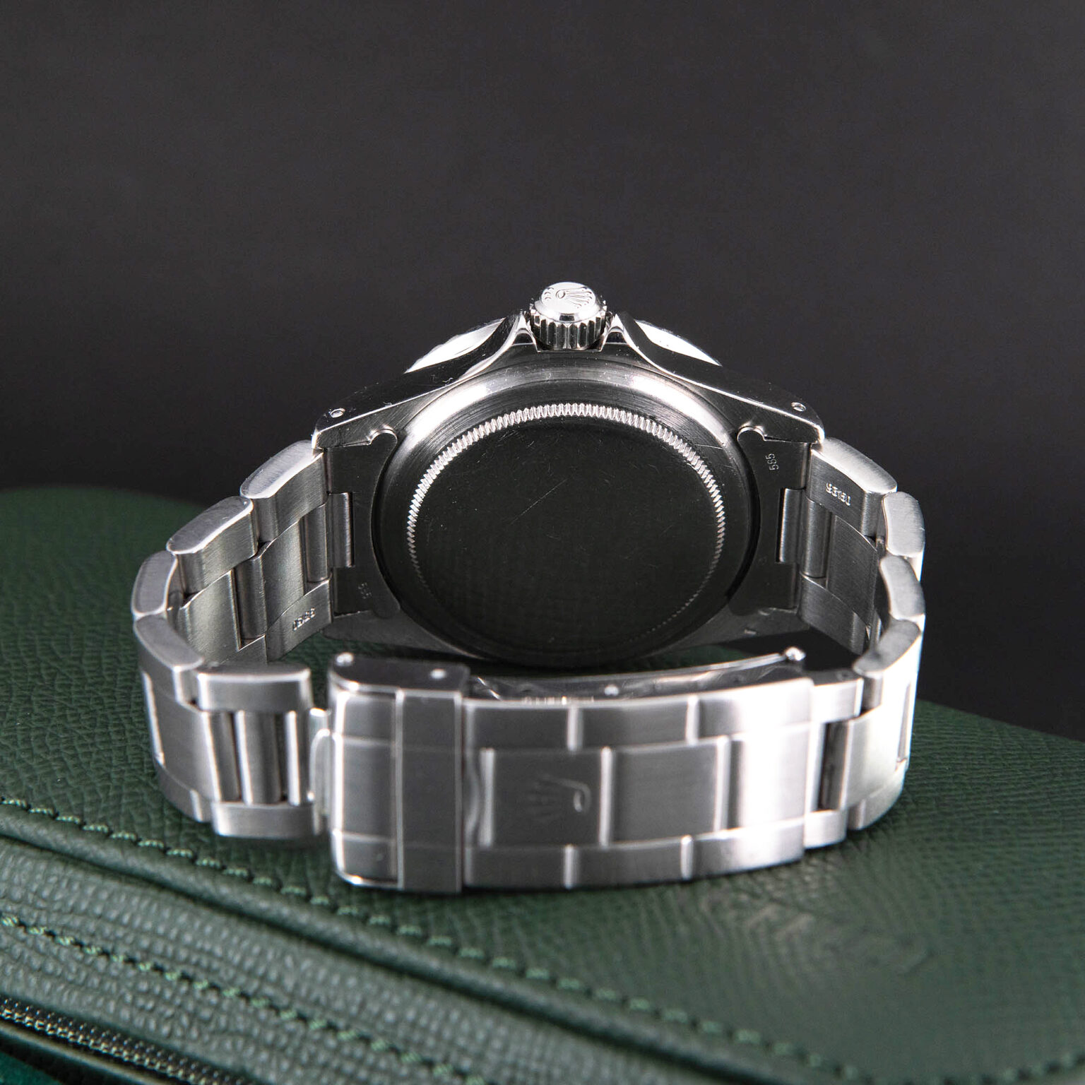 Rolex_Submariner_1680_Red_1974-2.jpg