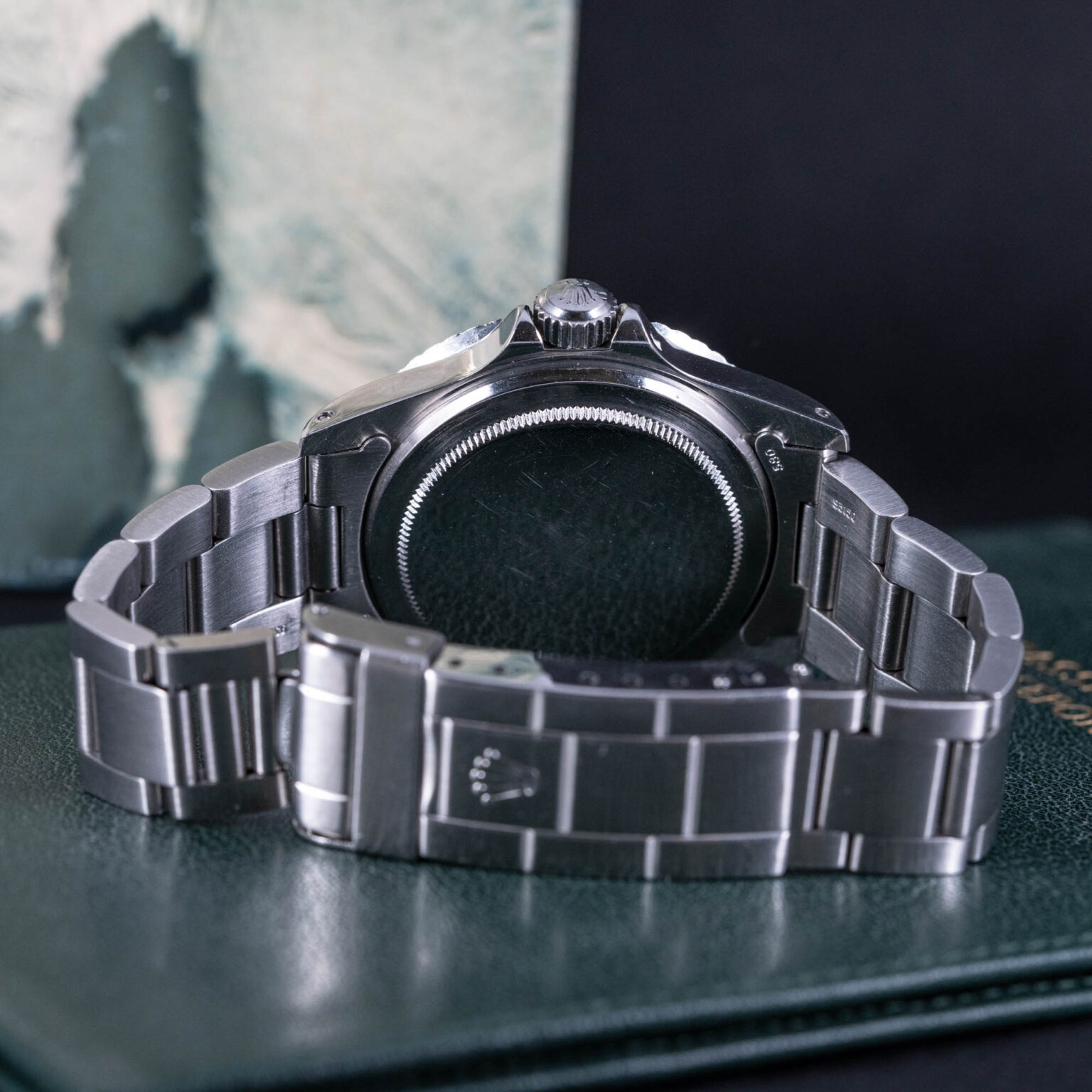 Rolex_Submariner_1975-7.jpg