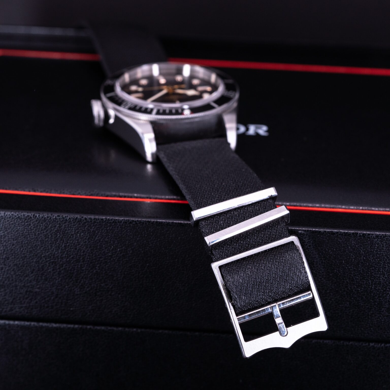 Tudor-Black-Bay-79220N-2015-5.jpg