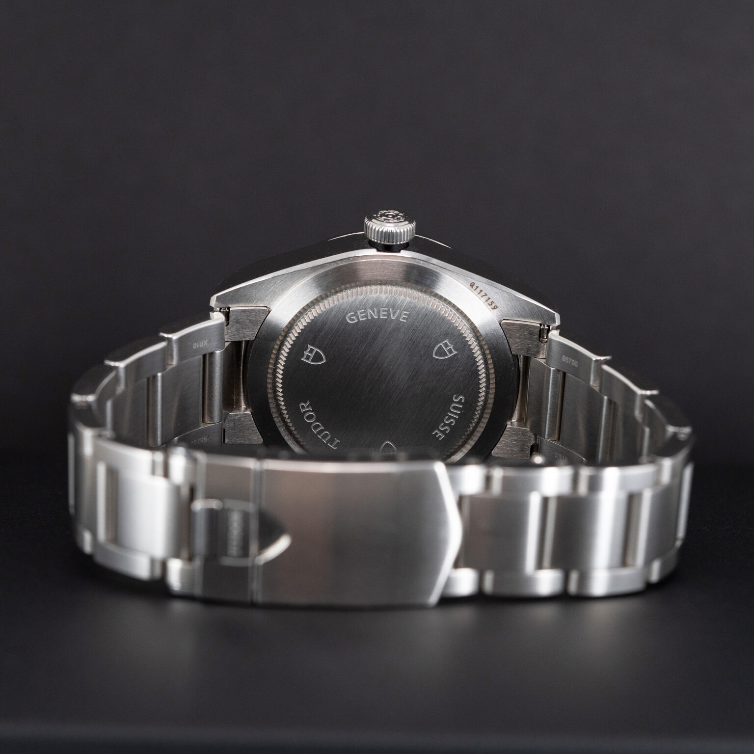 Tudor_36_Blue_79500_2021-4.jpg