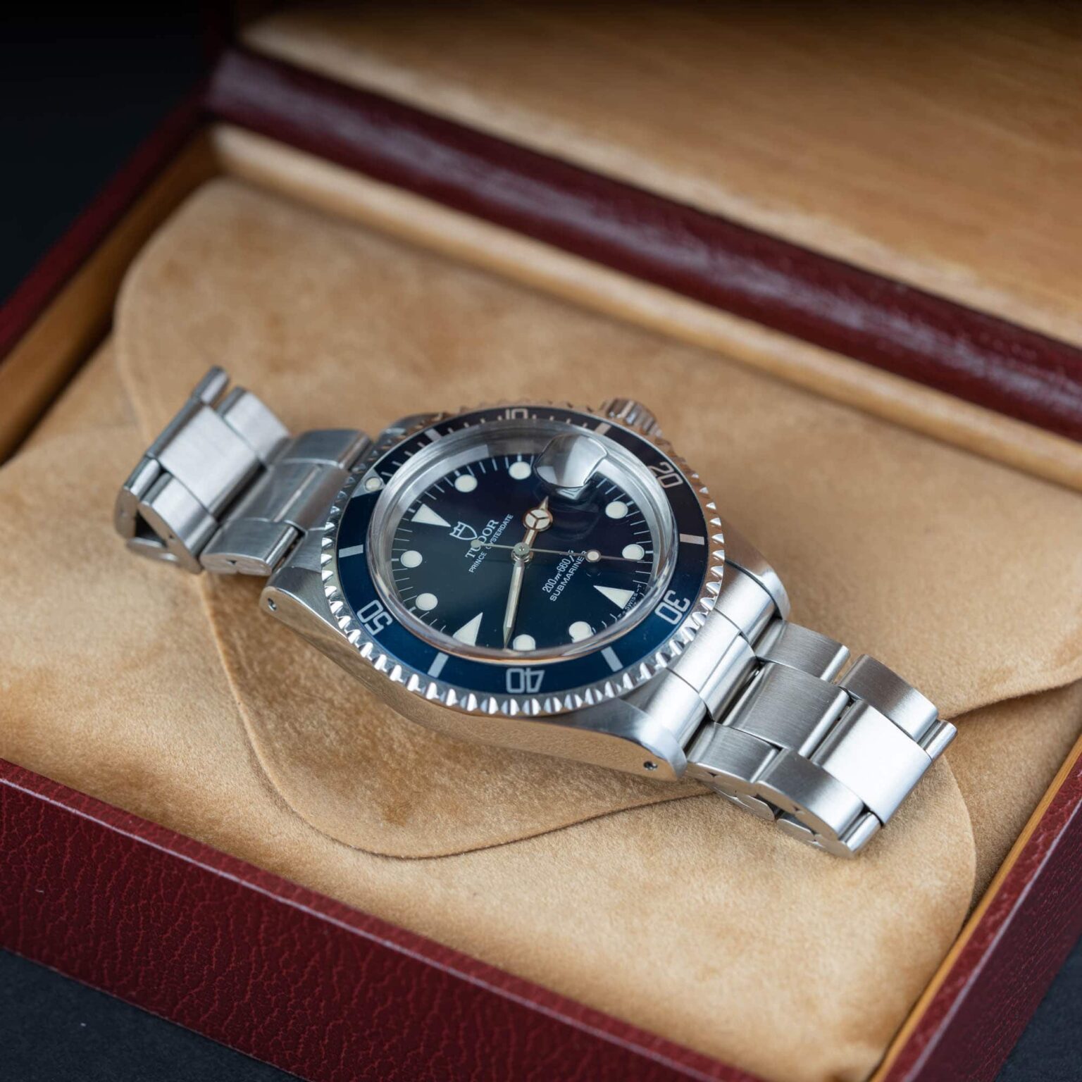 Tudor_Submariner_79090_1994-2.jpg