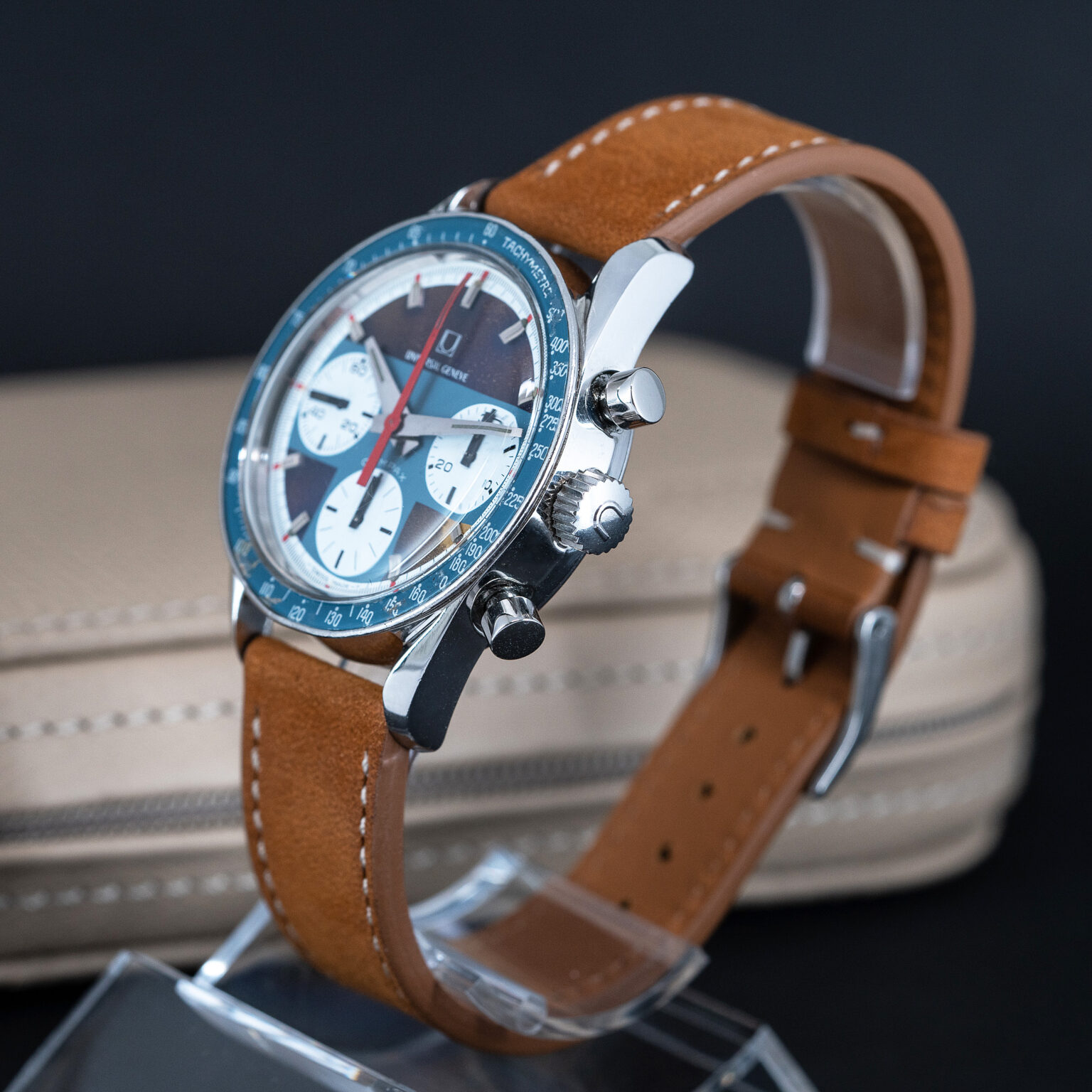 Universal_Geneve_Compax_Exotic_1971-2.jpg