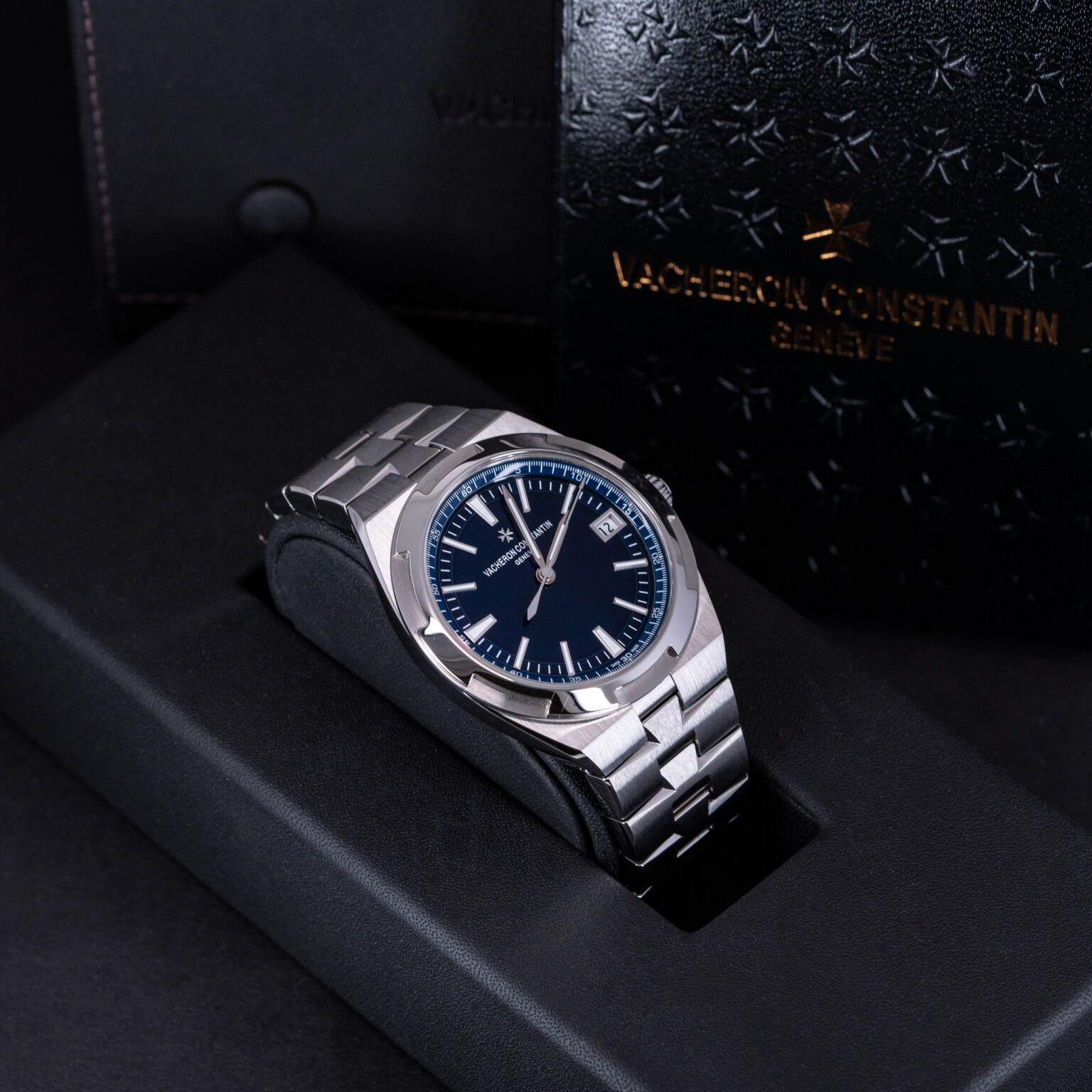 Vacheron-Constantin_4500V_Blue_2018-3.jpg