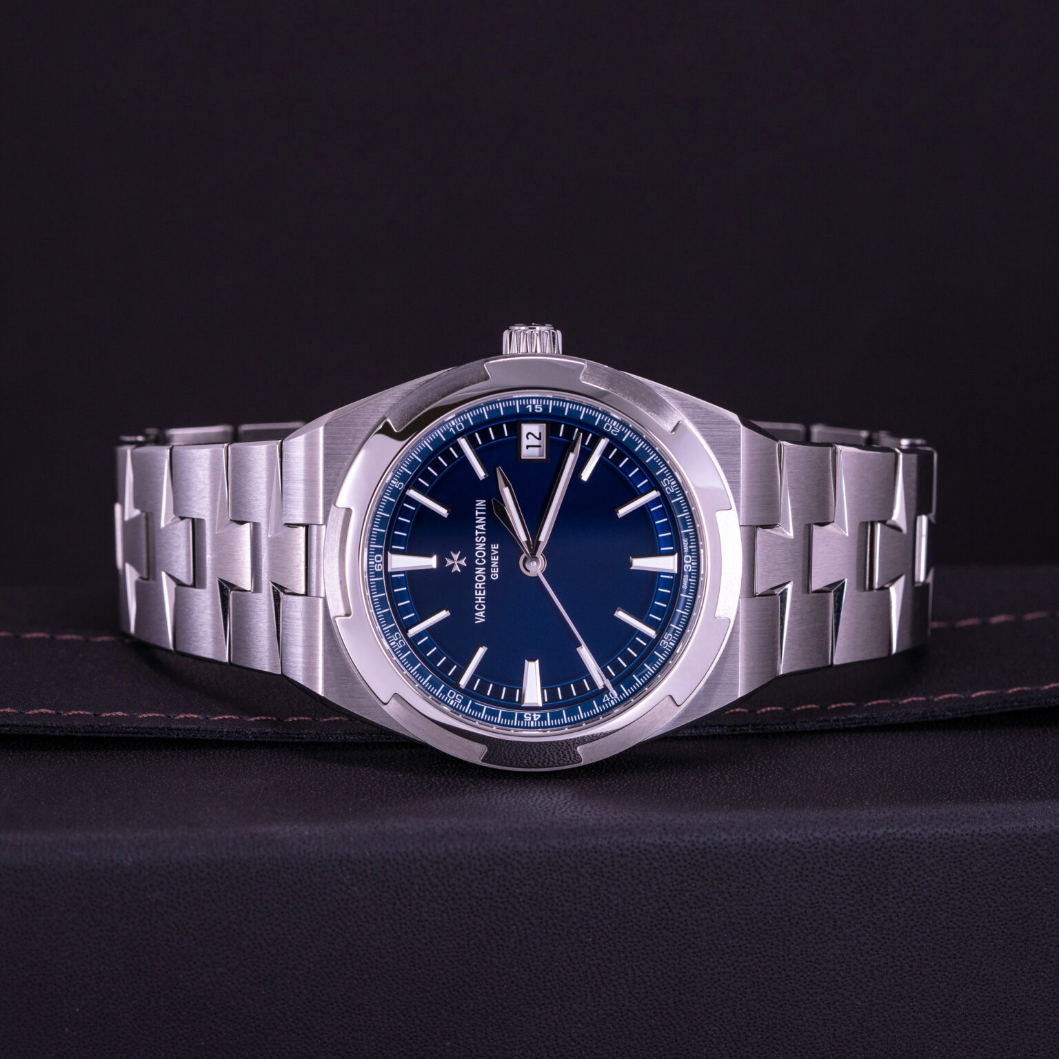 Vacheron-Constantin_4500V_Blue_2018-7.jpg