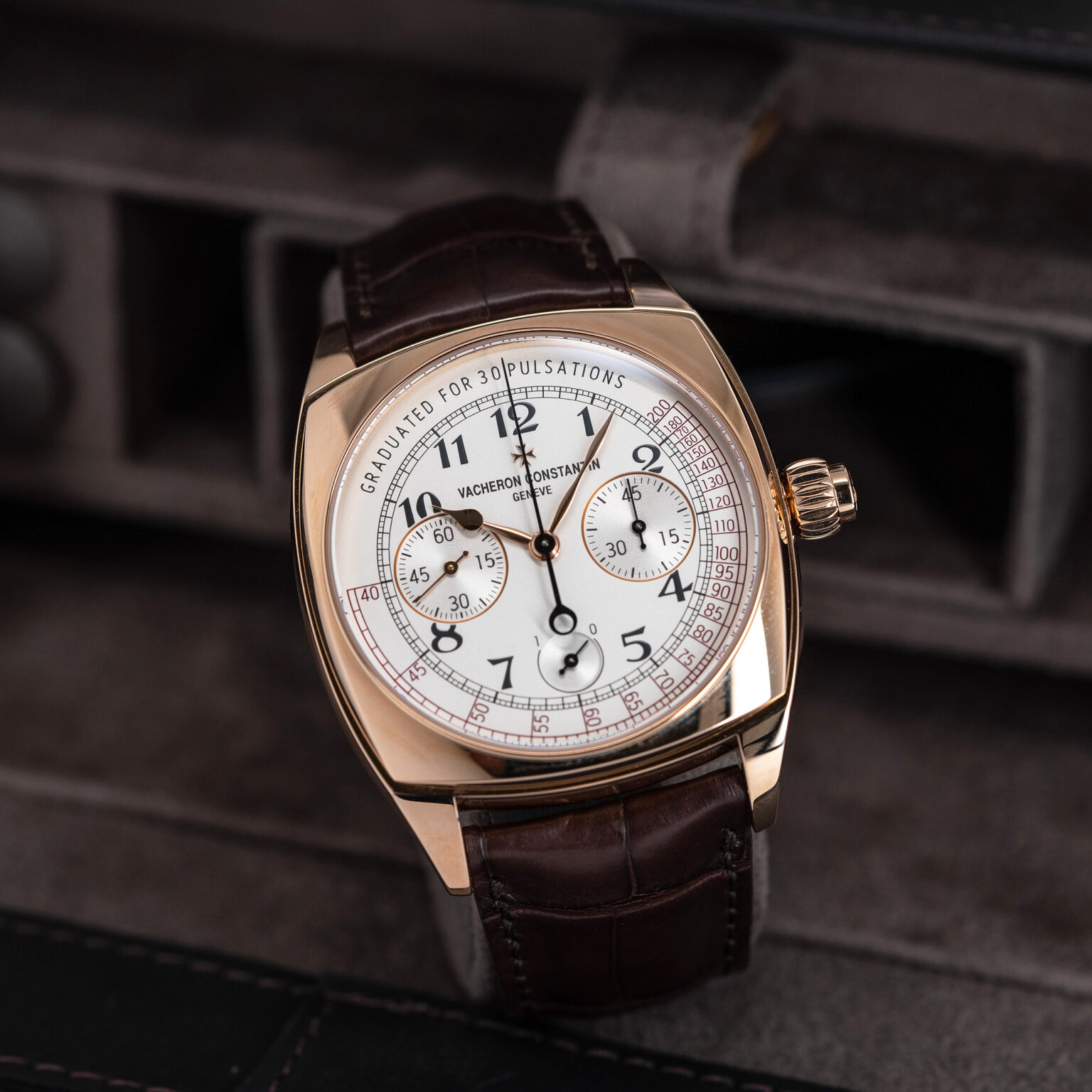 Vacheron_Constantin_Harmony_Chronograph_5300-2.jpg
