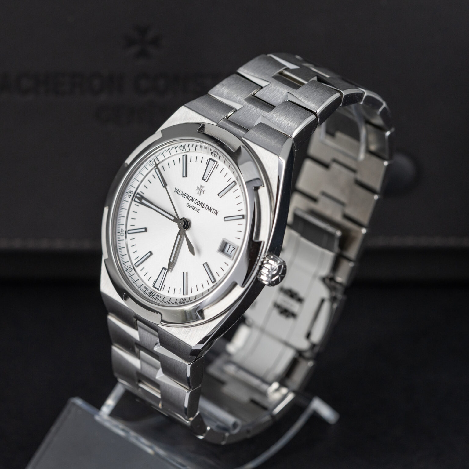 Vacheron_Constantin_Overseas_2016-10.jpg