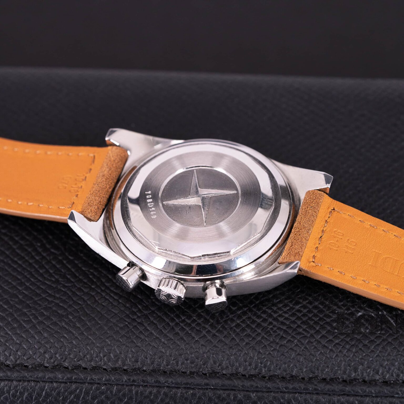 Zenith_El-Primero_A385_1969-Fume-2.jpg