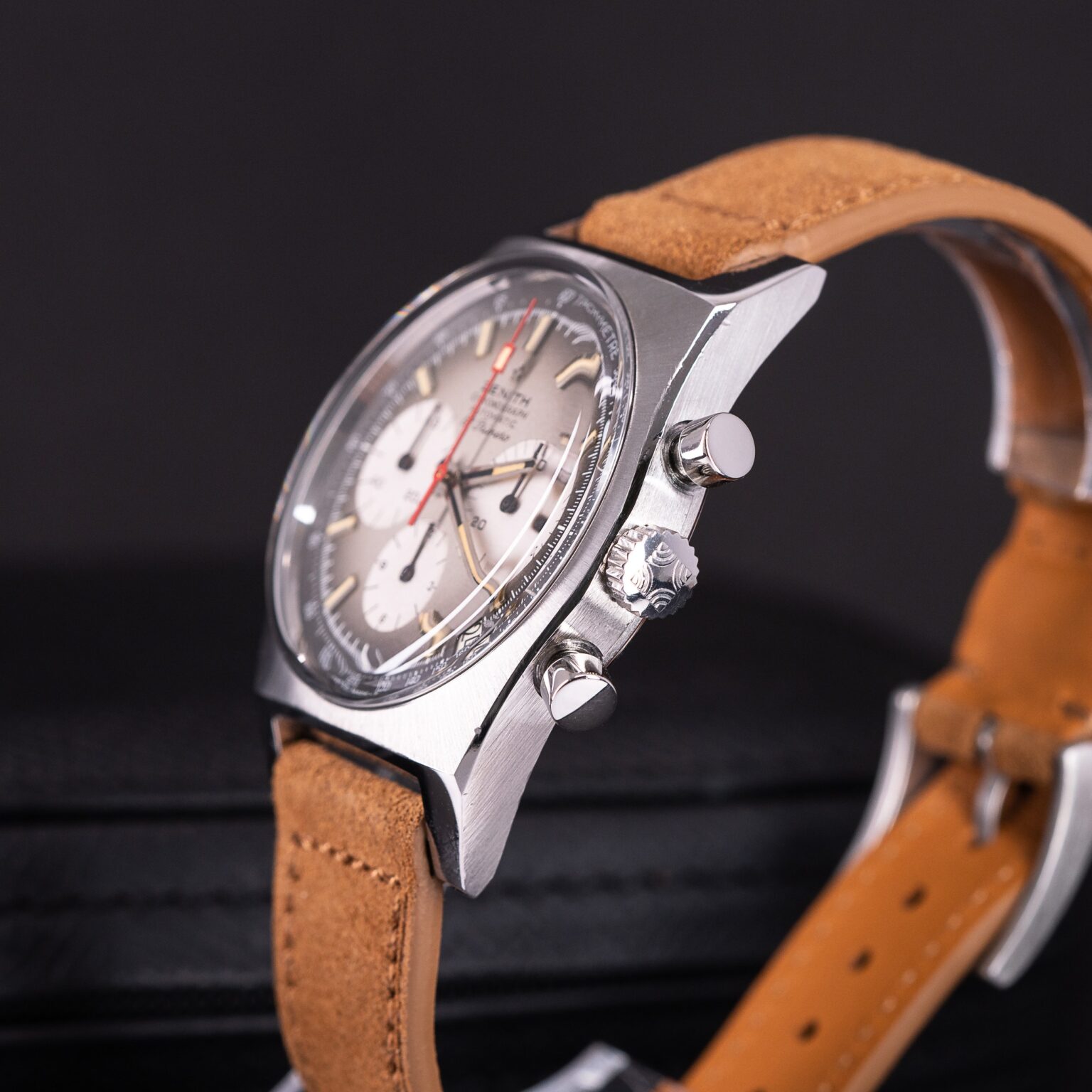 Zenith_El-Primero_A385_1969-Fume-5.jpg