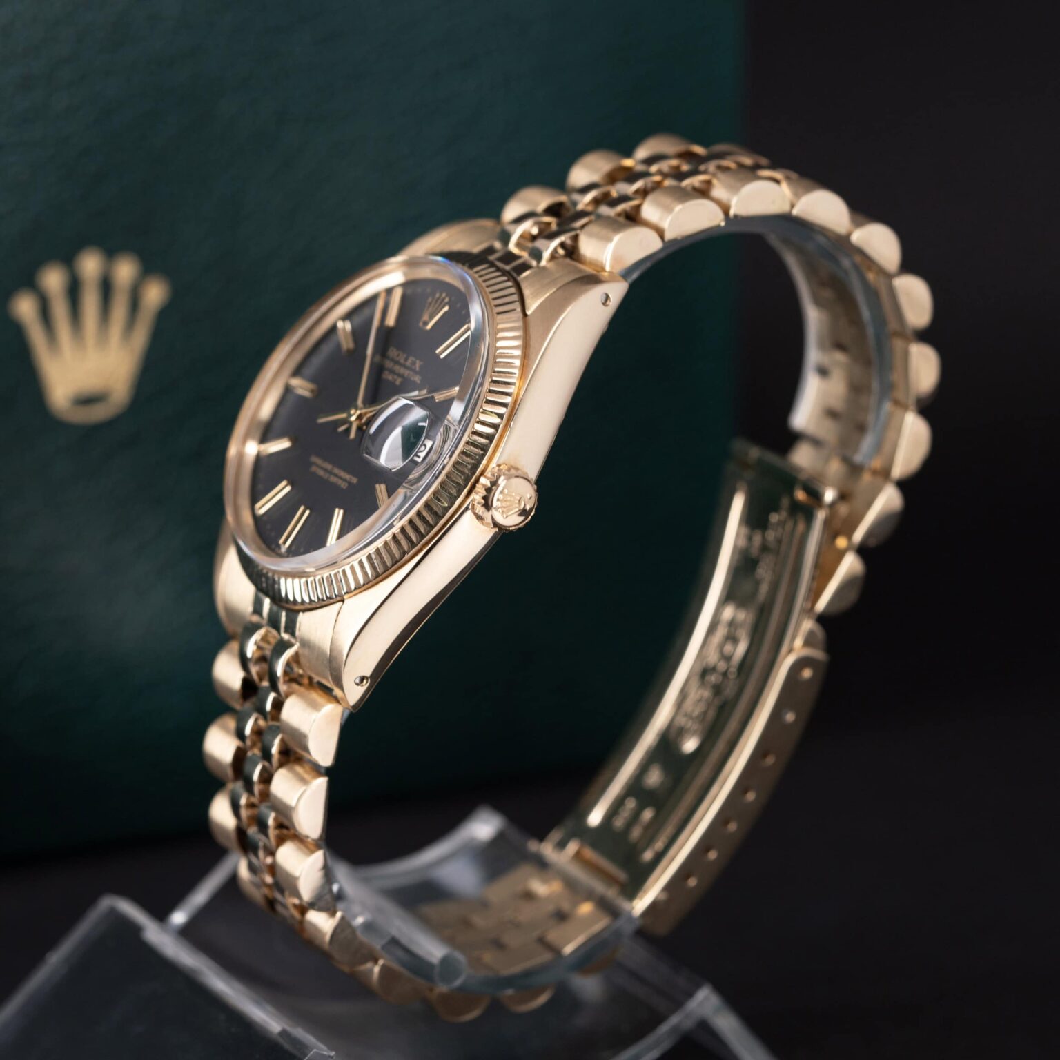 14k-Rolex-Oyster-Perpetual-Date-1500-3