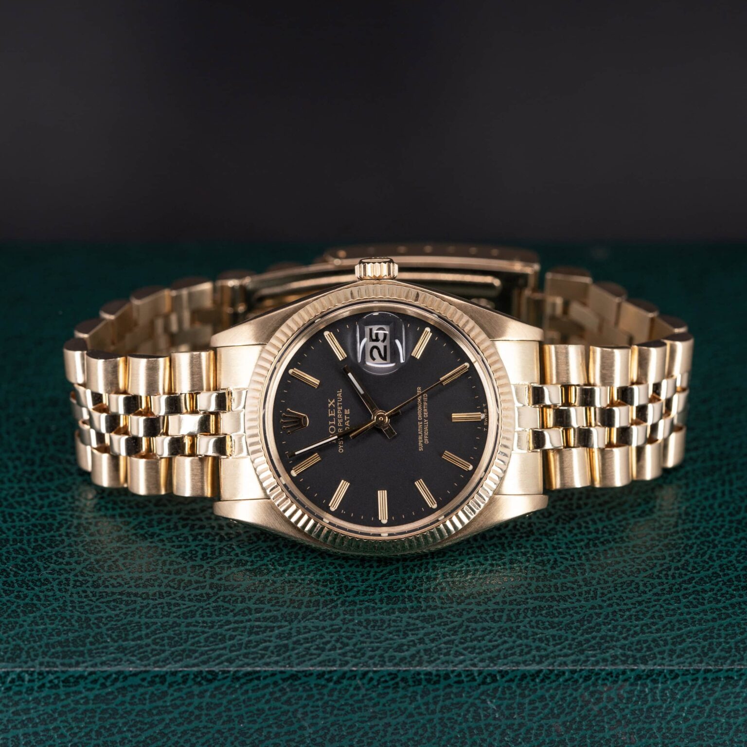 14k-Rolex-Oyster-Perpetual-Date-1500-5