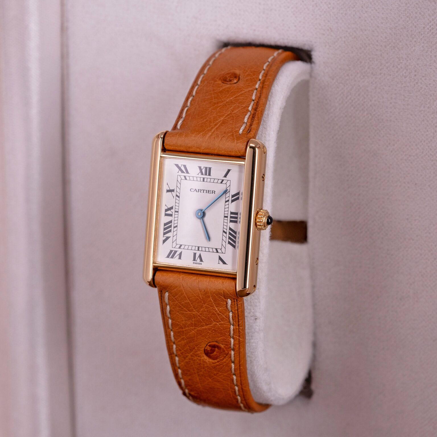 18k-Cartier-Tank-Louis-Cartier-81052-2