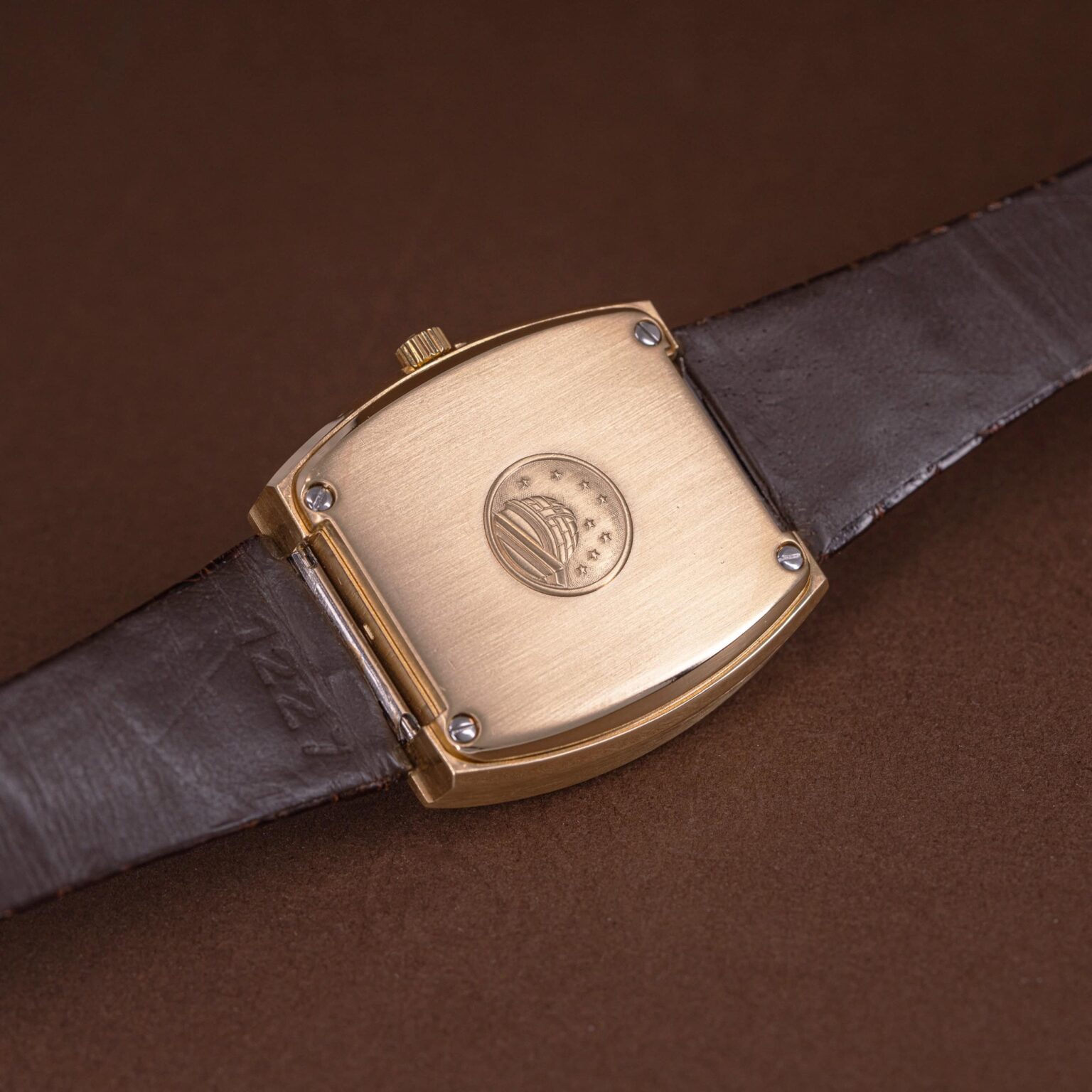 18k-Omega-Constellation-Megaquartz-1975-3-2
