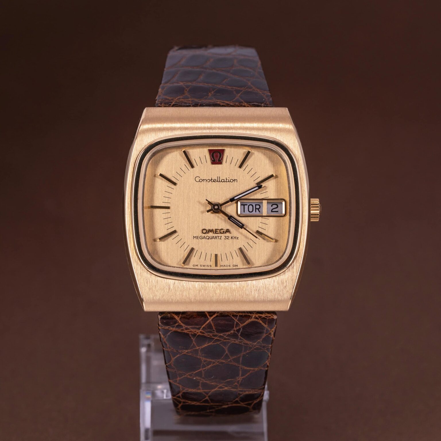 18k-Omega-Constellation-Megaquartz-1975-5-2