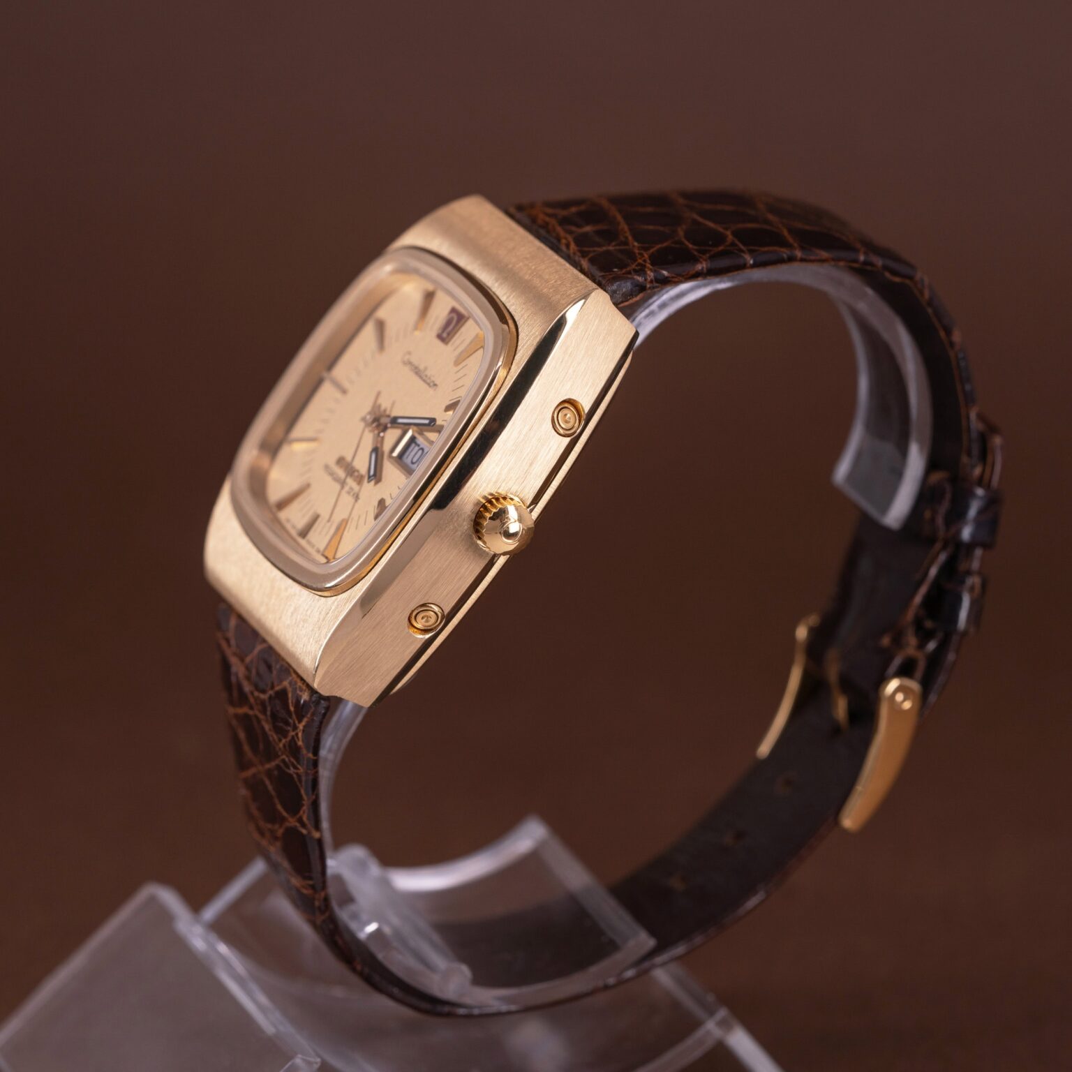 18k-Omega-Constellation-Megaquartz-1975-6-2