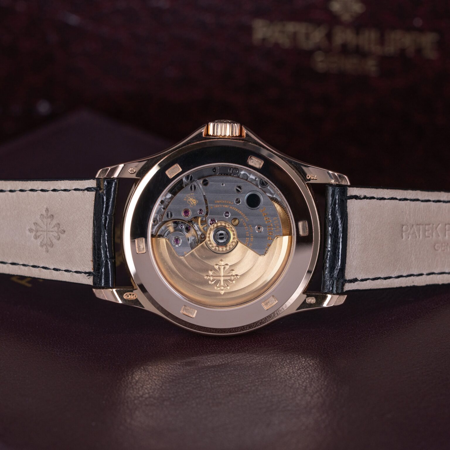 18k-Patek-Philippe-Calatrava-5127R-2007-4