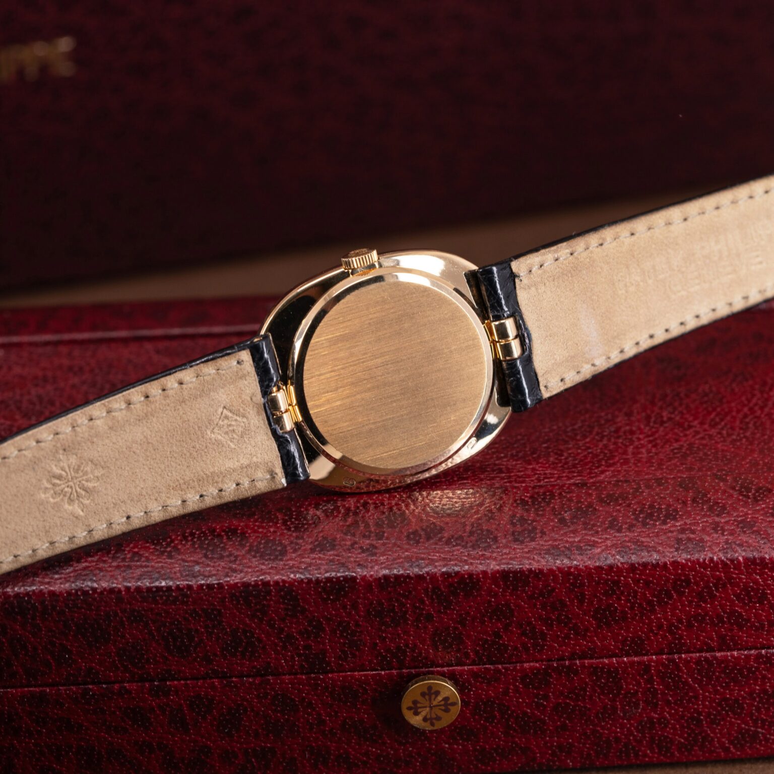 18k-Patek-Philippe-Ellipse-3848-1998-05