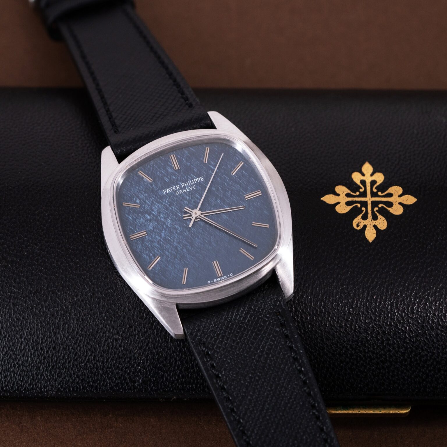 18k-Patek-Philippe-Golden-Ellips-3585-2