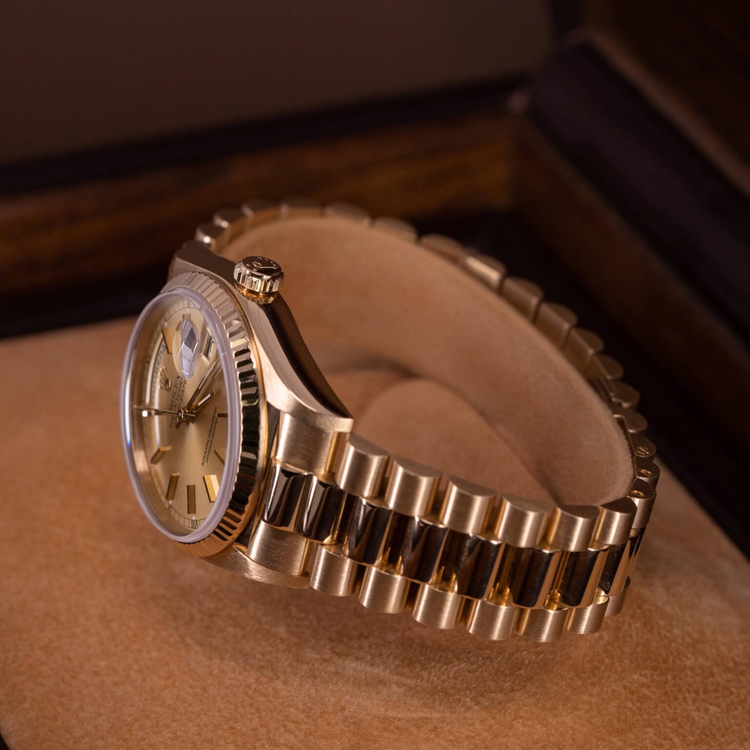 18k-Rolex-Day-Date-18038-1986-14
