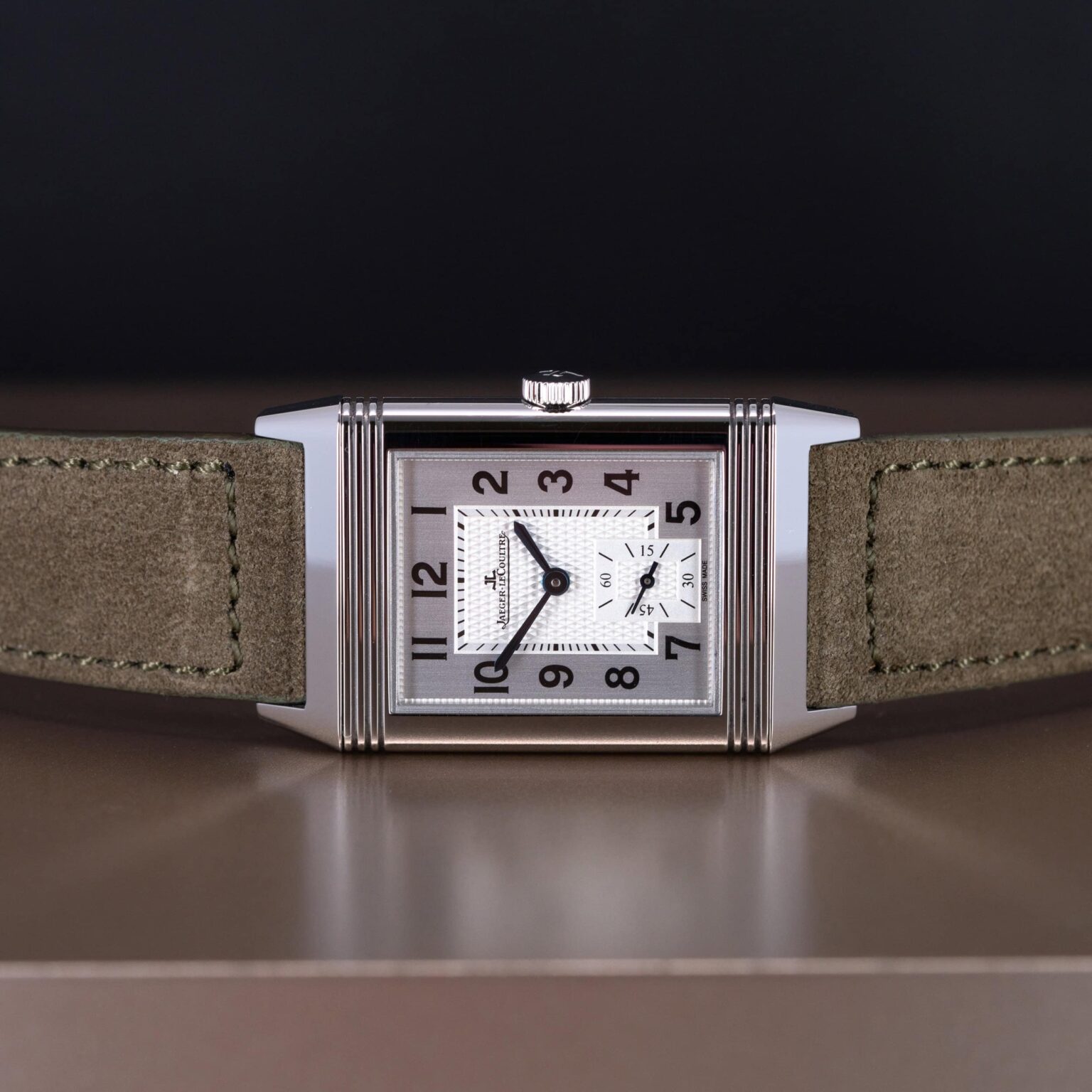 Jaeger-LeCoultre-Reverso-Mid-Small-2019-2