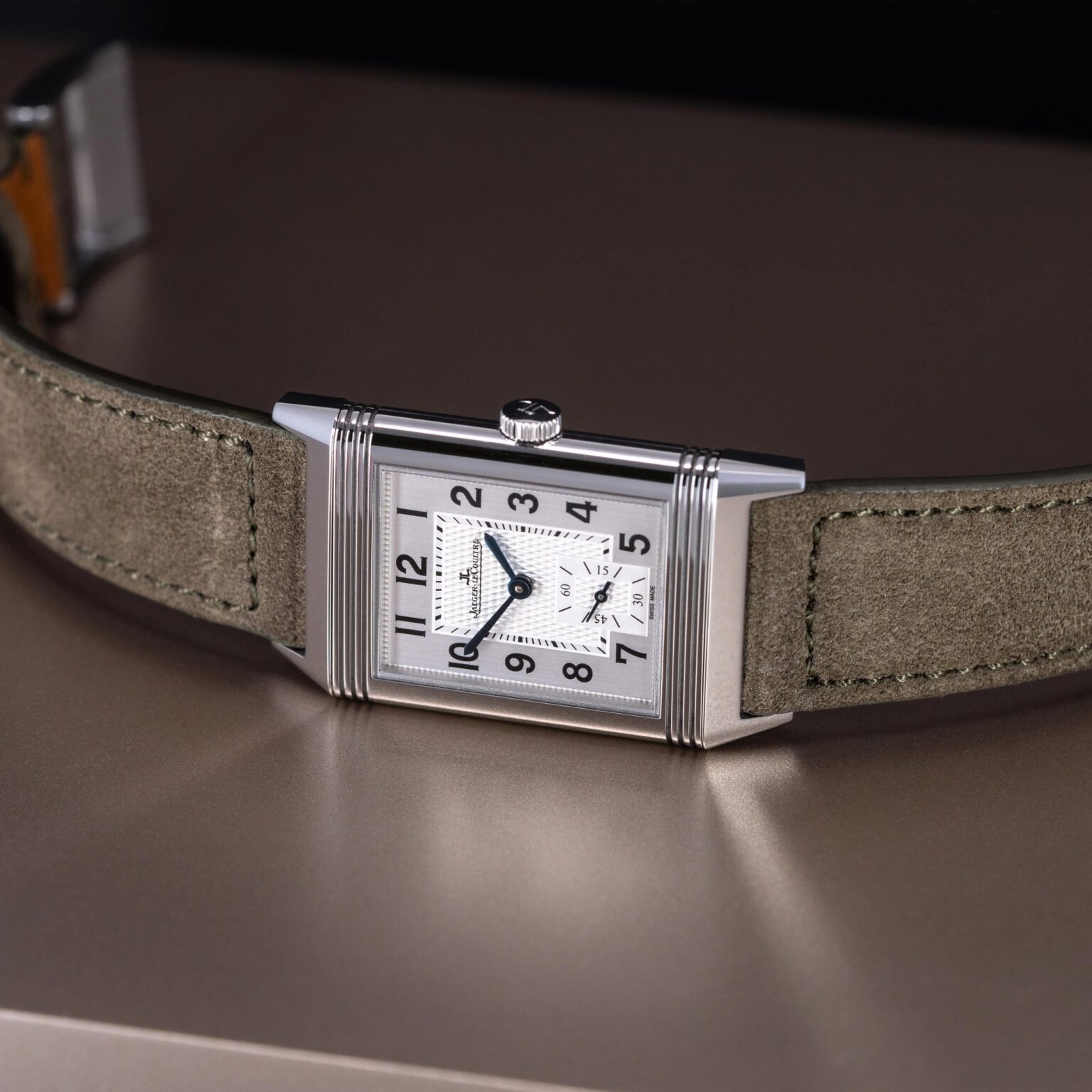 Jaeger-LeCoultre-Reverso-Mid-Small-2019-4
