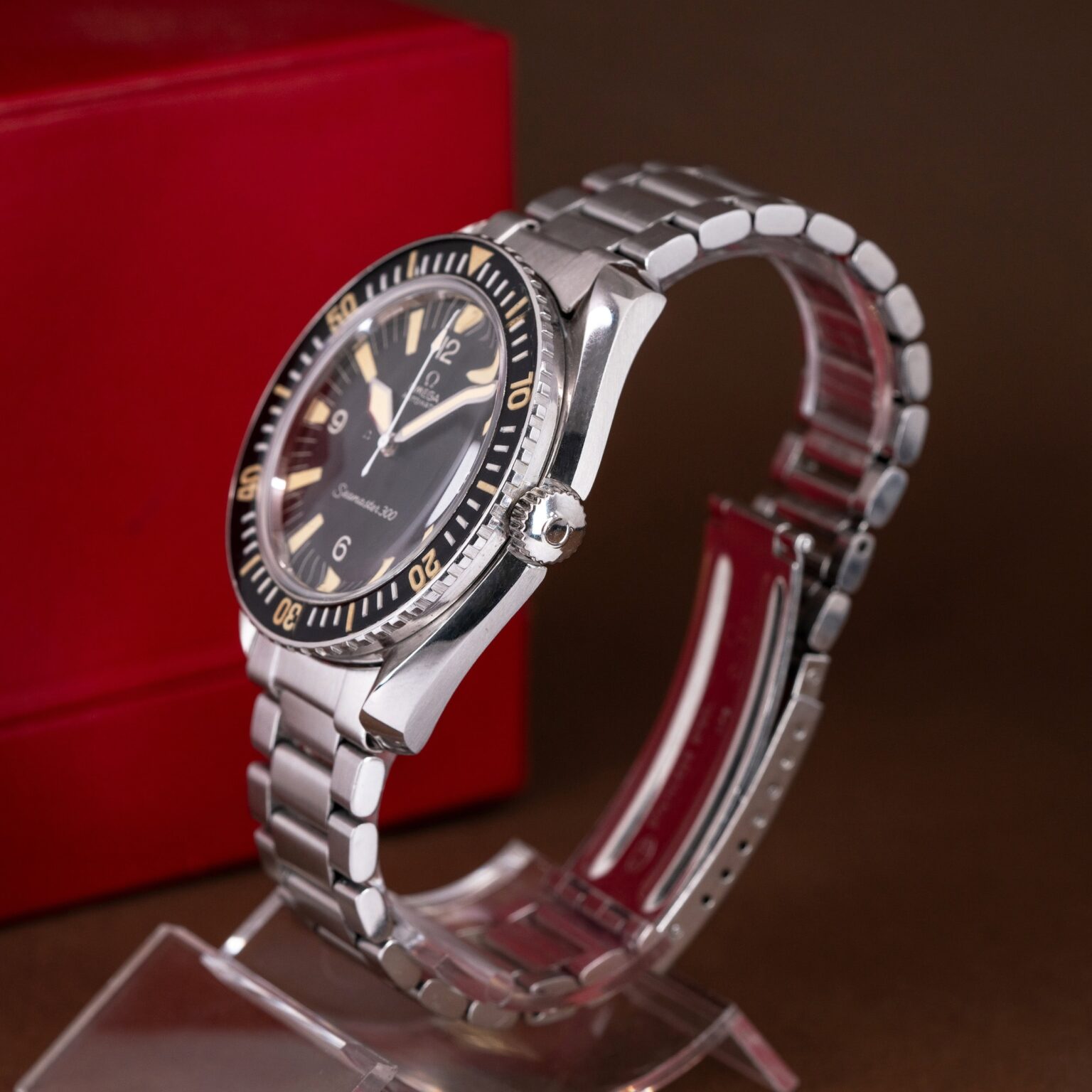 Omega-Seamaster-300-1968-Suomi-Extract-3