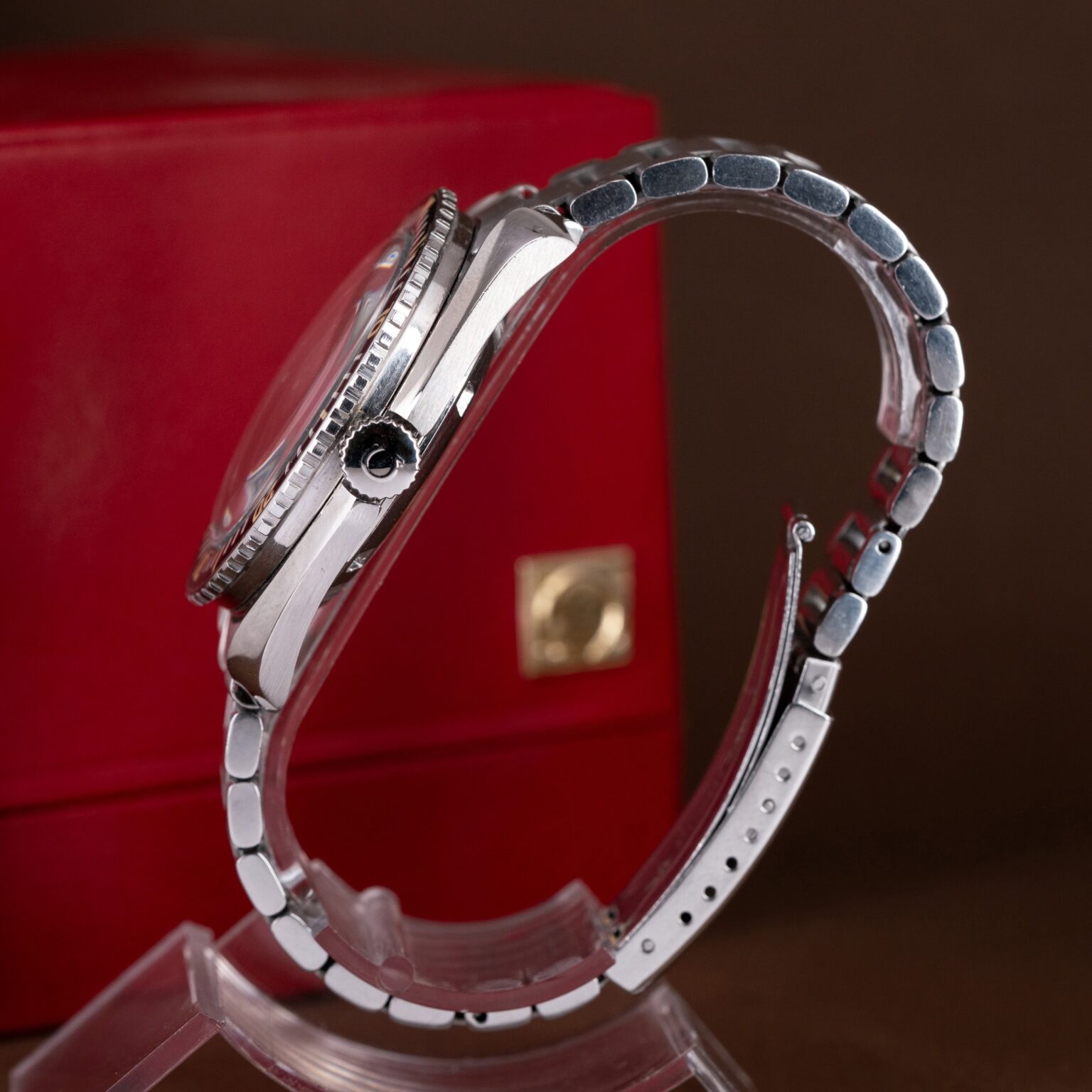 Omega-Seamaster-300-1968-Suomi-Extract-4