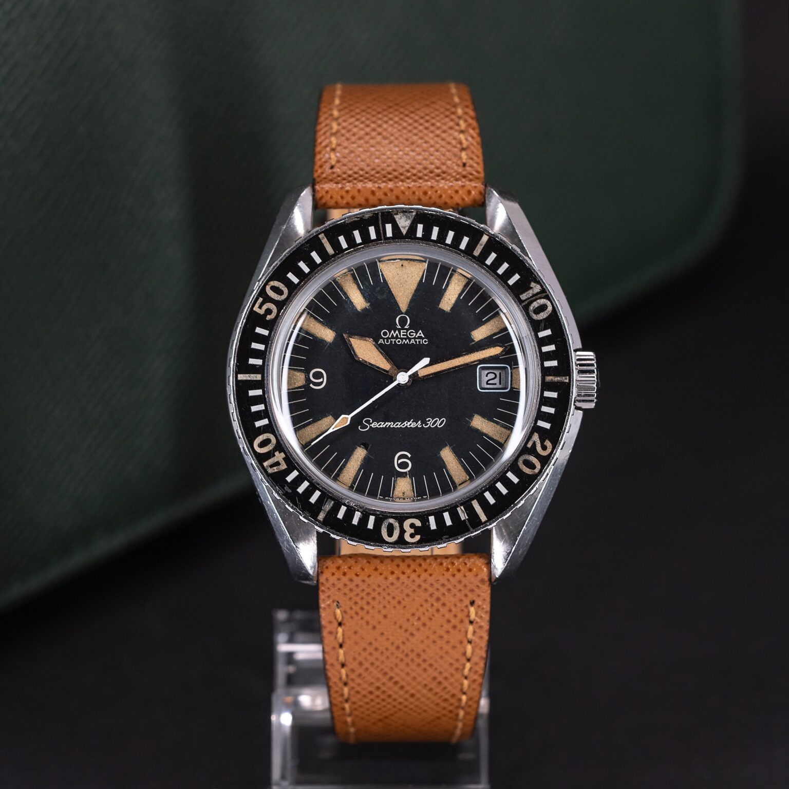 Omega-Seamaster-300-Big-Triangle-1967-3