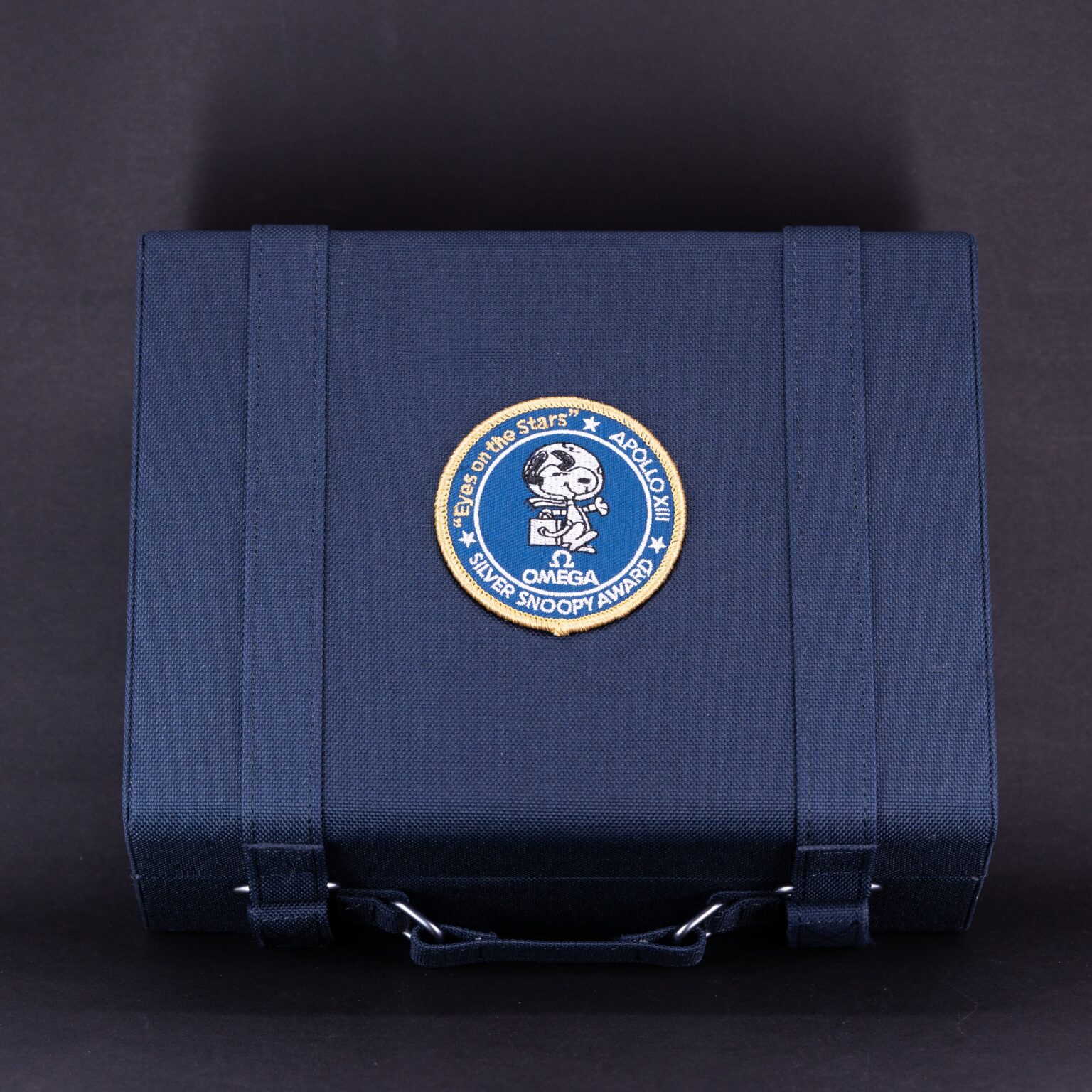 Omega-Speedmaster-50th-Silver-Snoopy-2023-8