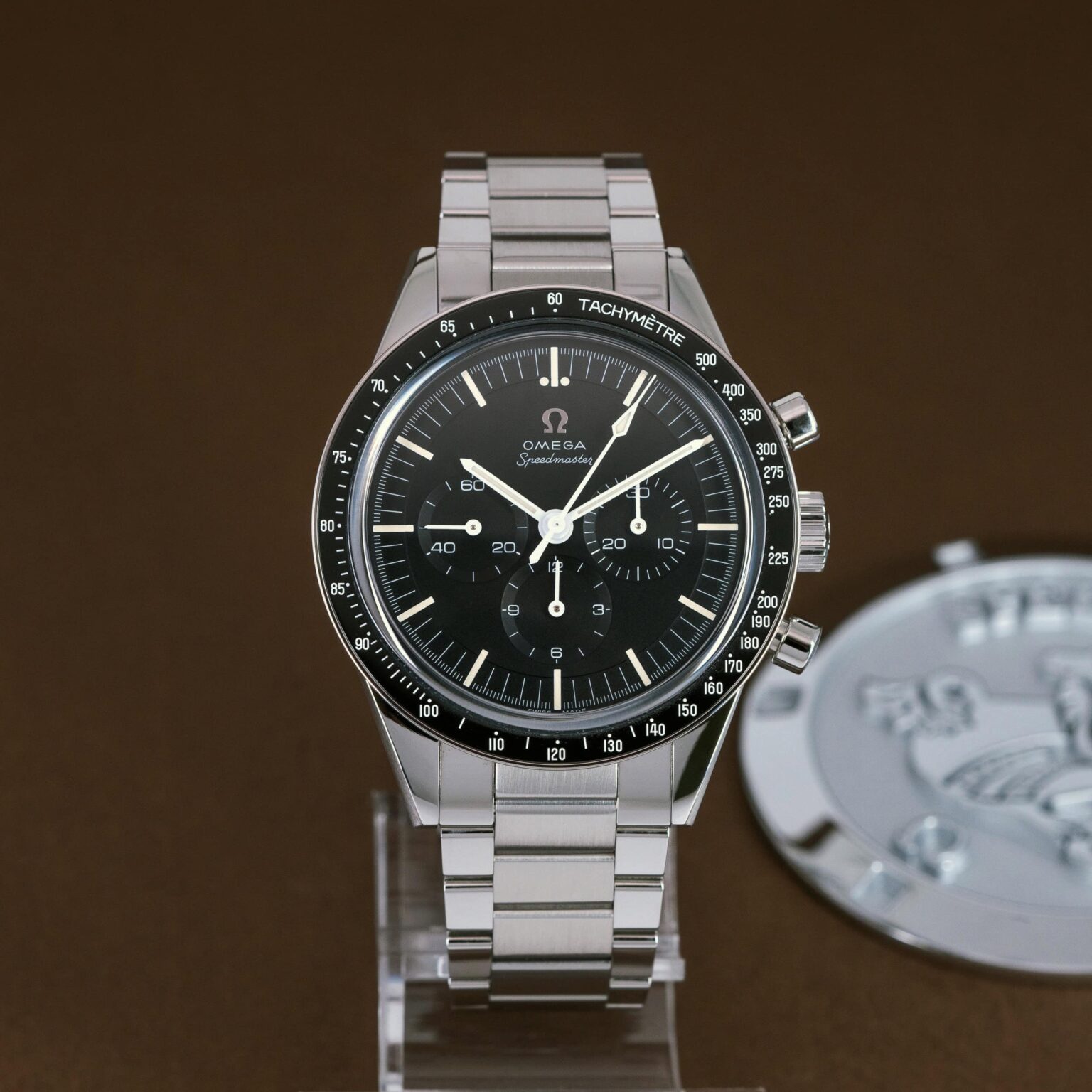 Omega-Speedmaster-Ed-White-2022-7