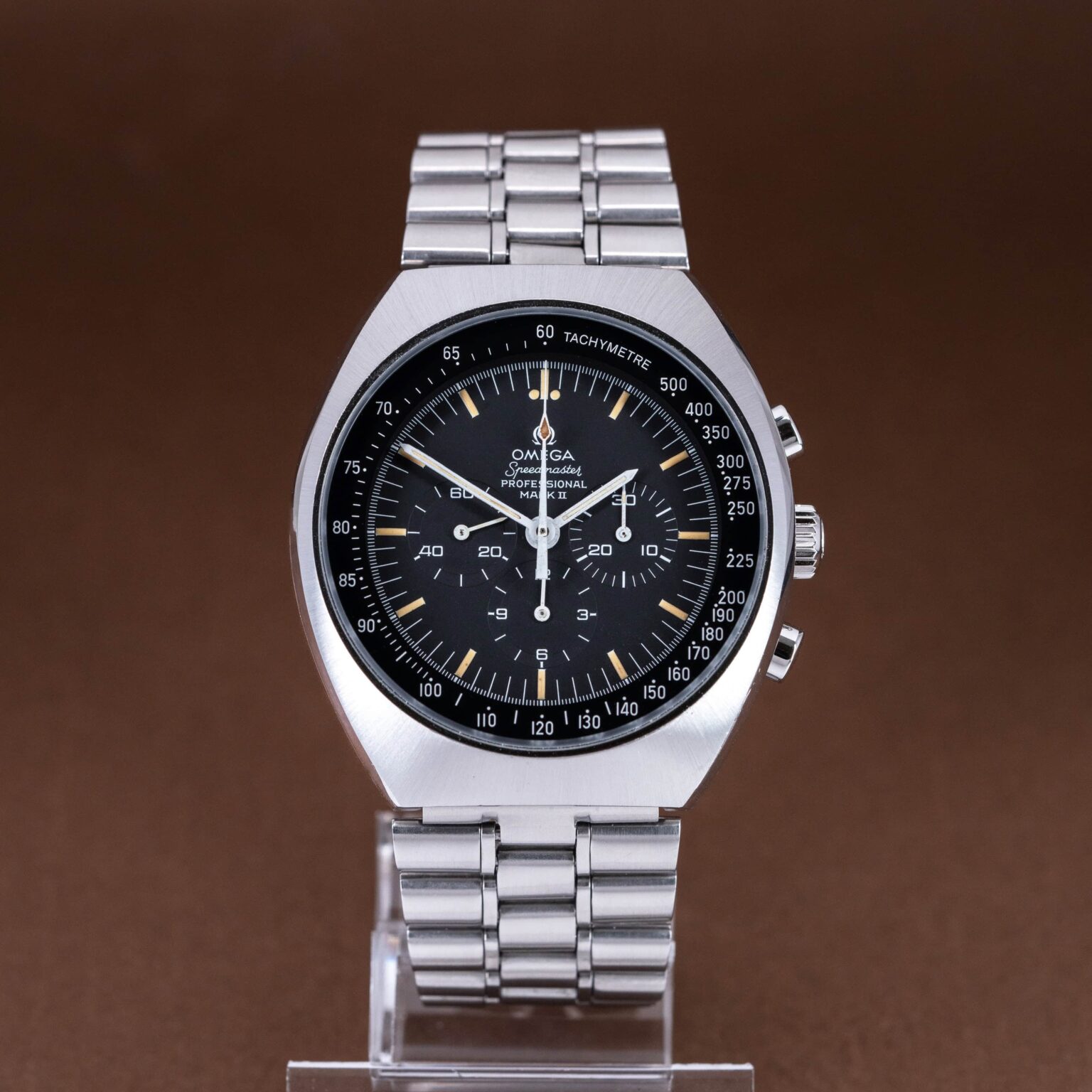 Omega-Speedmaster-MKII-1970-1